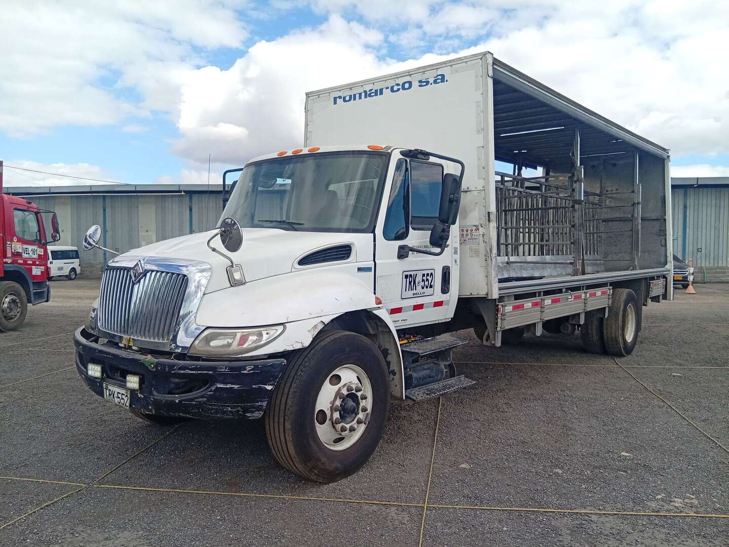 International - 4300 - 2013