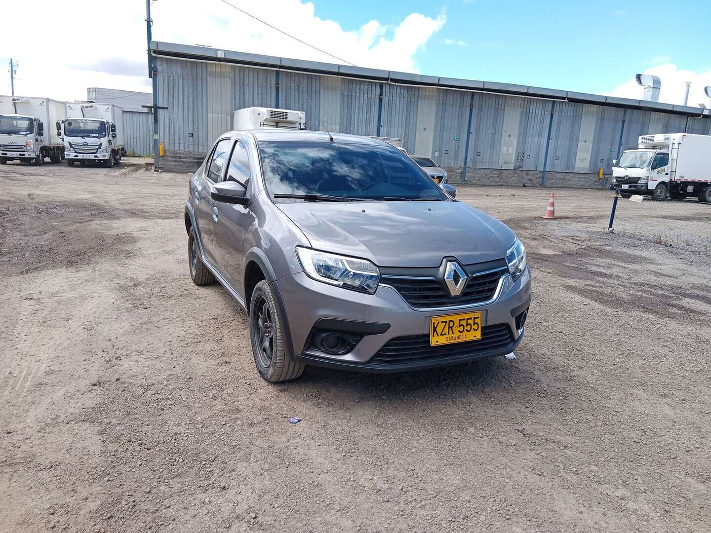 Renault - Logan - 2022