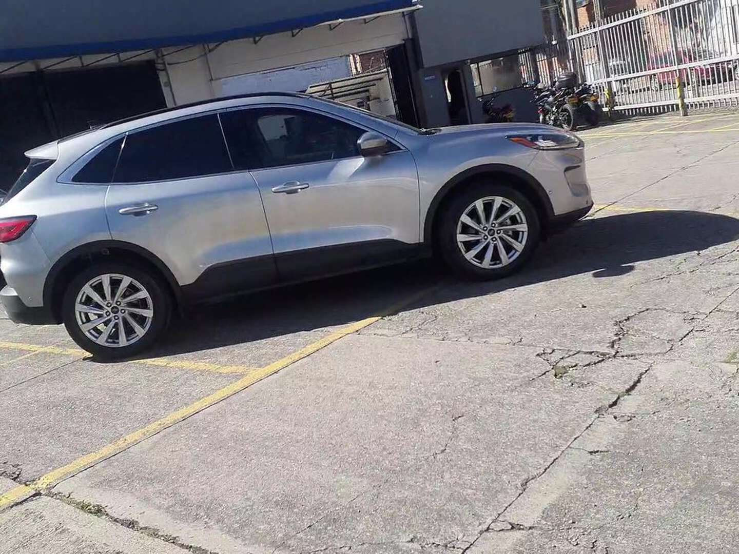Ford - Escape - 2021