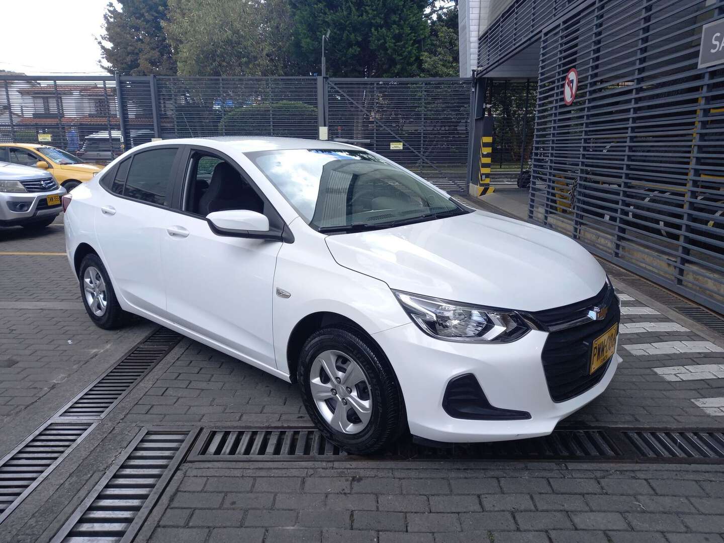 Chevrolet - Onix - 2025