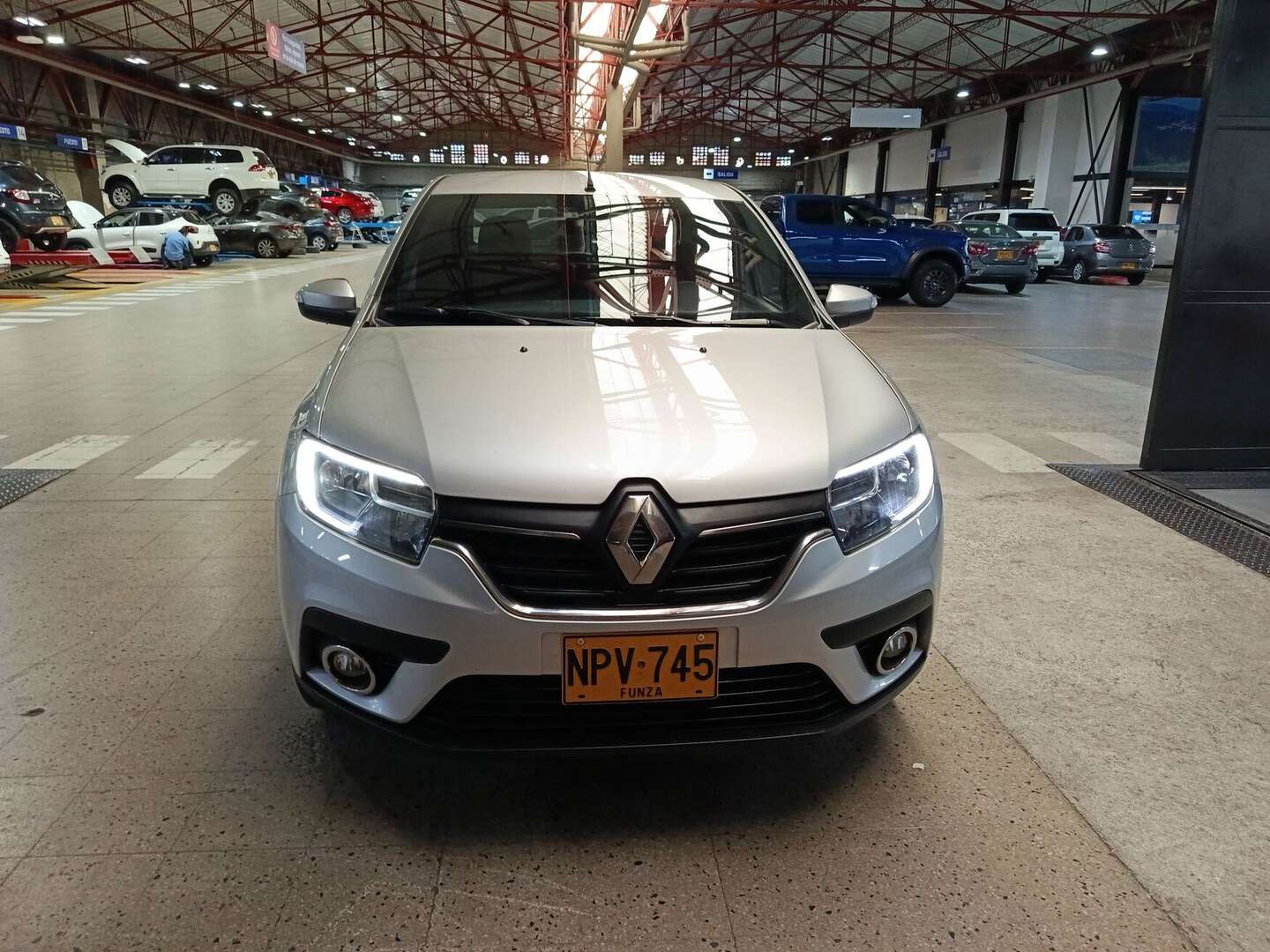 Renault - Logan - 2025