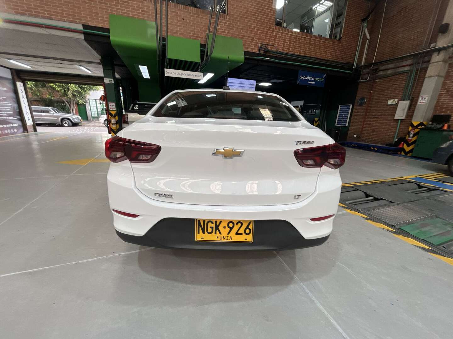 Chevrolet - Onix - 2024
