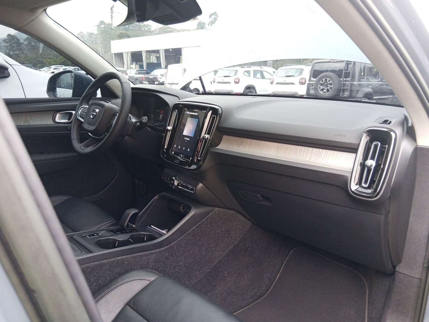 Volvo - XC40 - 2023