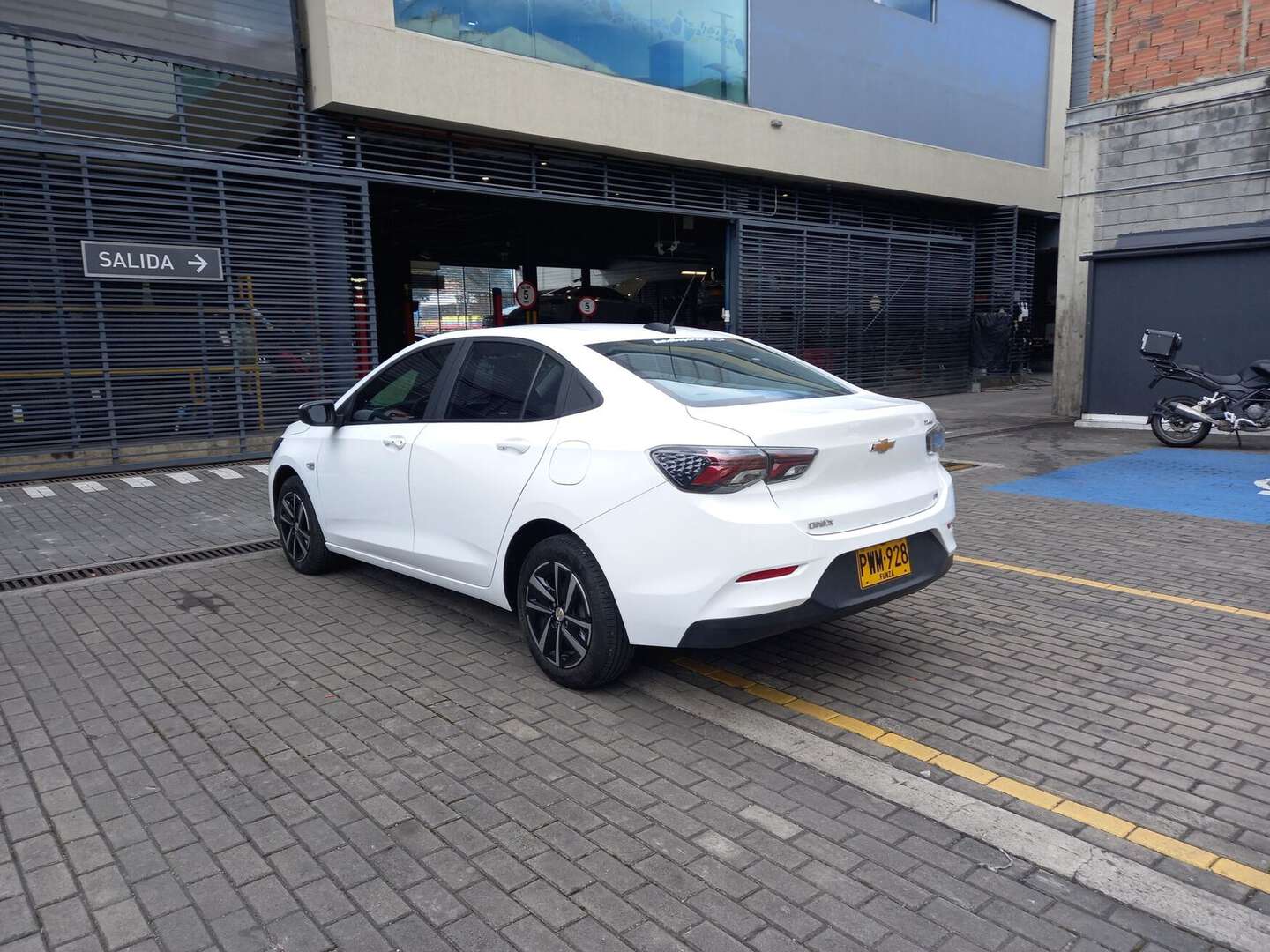 Chevrolet - Onix - 2026
