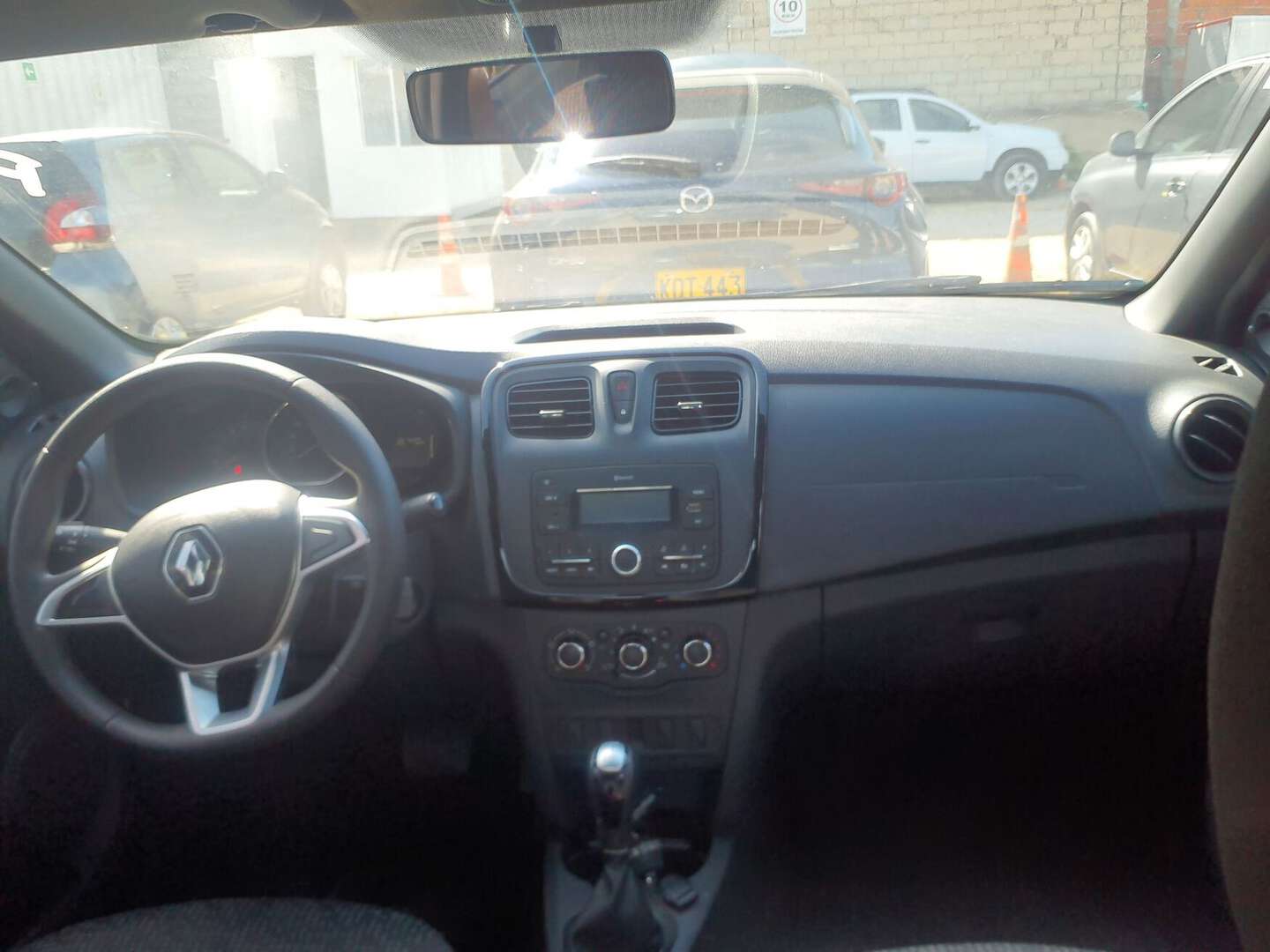 Renault - Logan - 2022