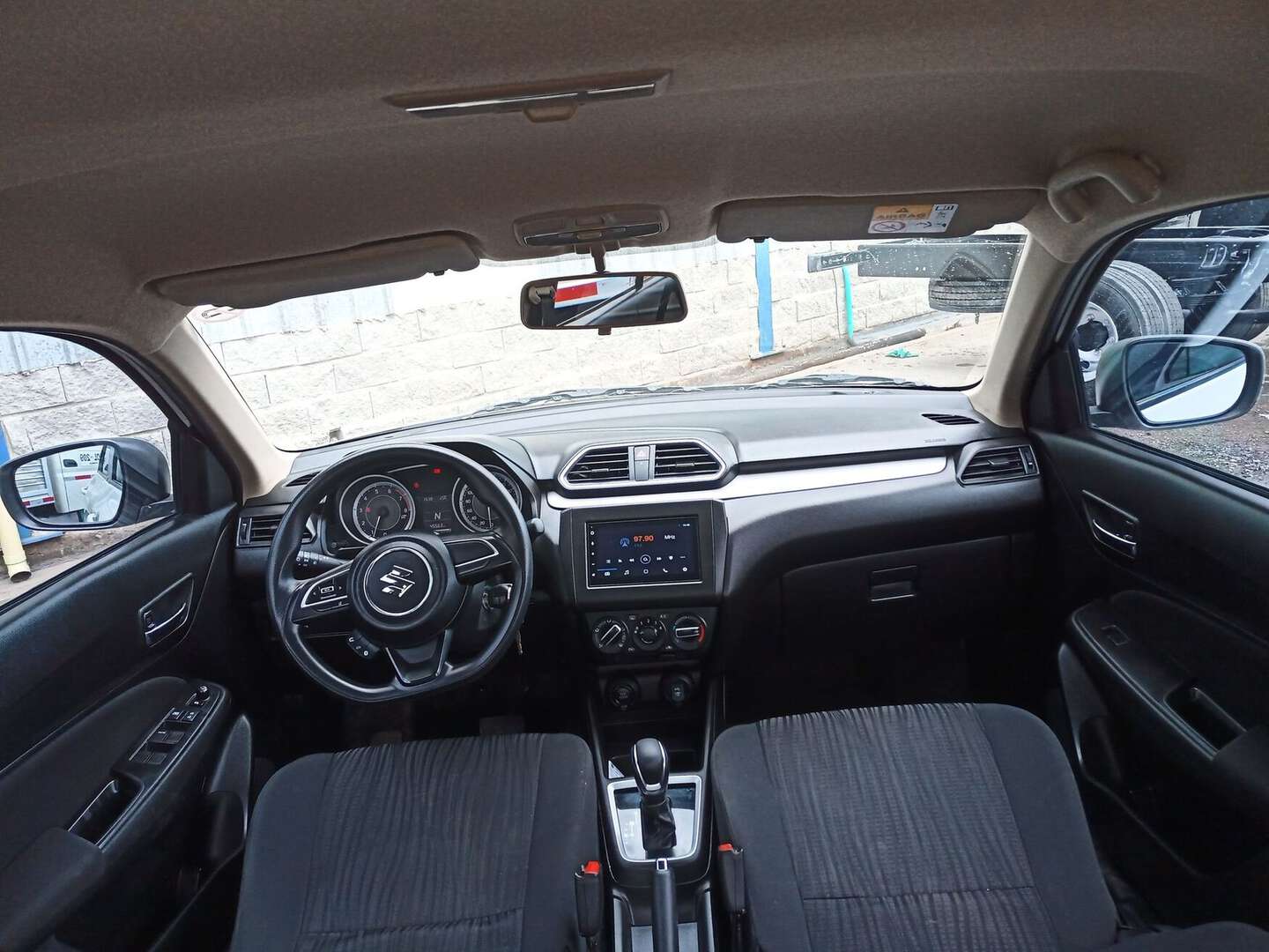 Suzuki - Swift - 2023