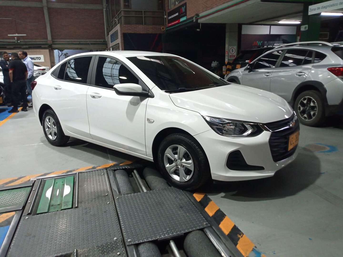 Chevrolet - Onix - 2024