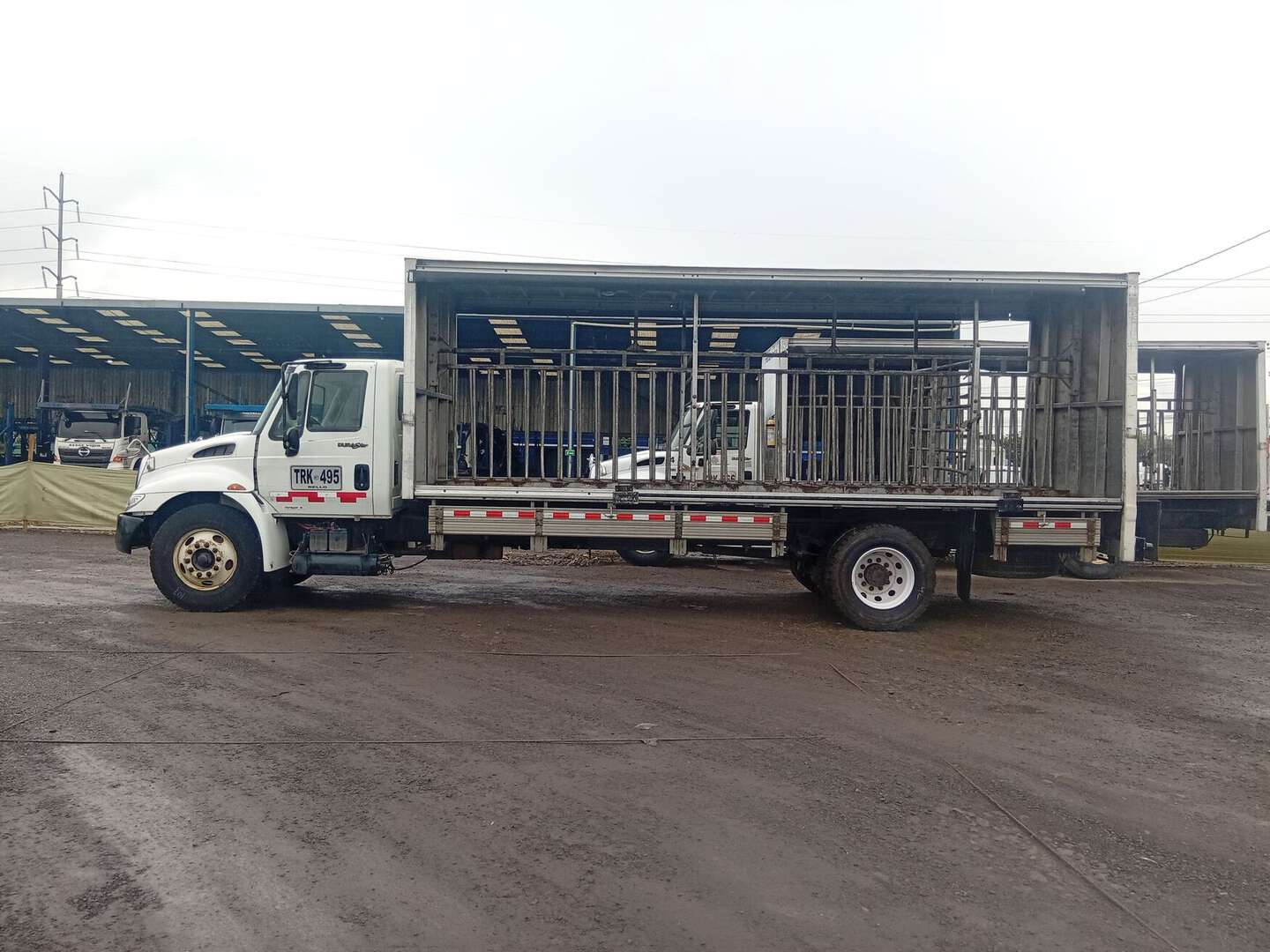 International - 4300 - 2013