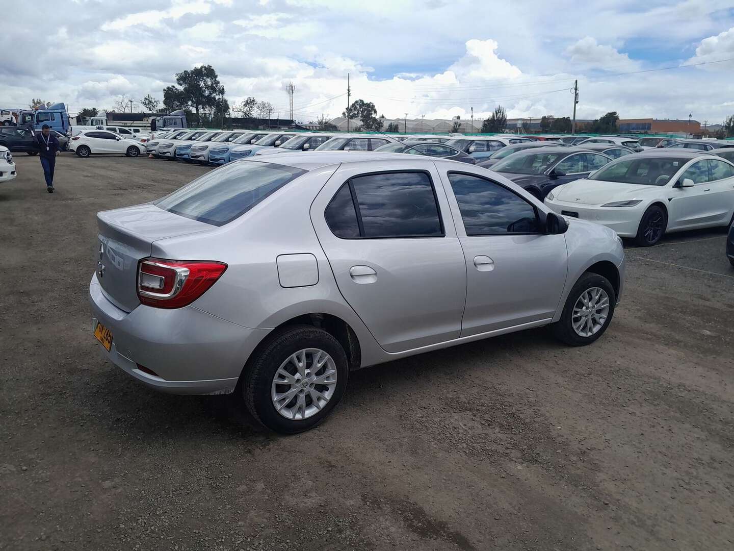 Renault - Logan - 2026