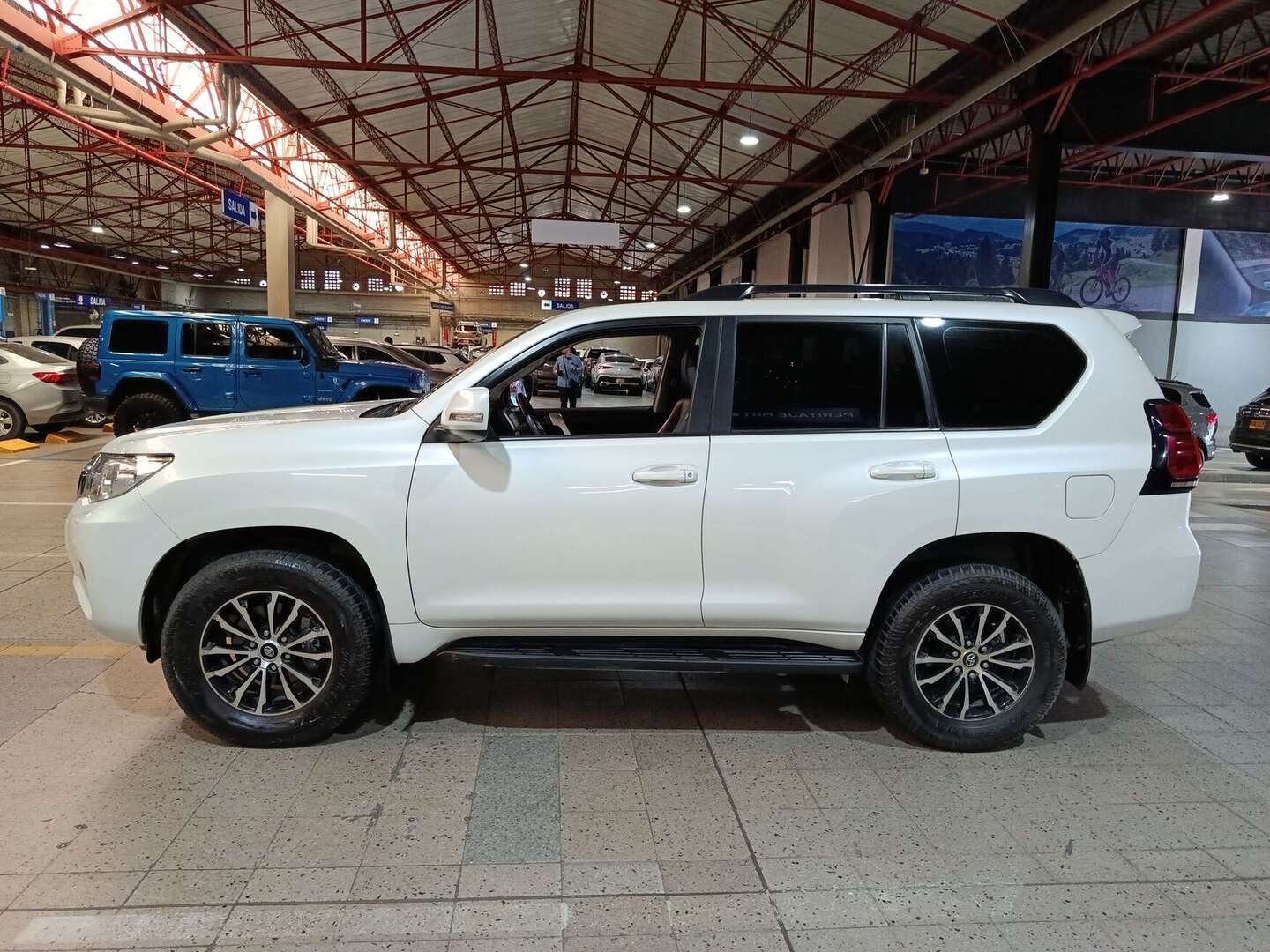 Toyota - Prado - 2021