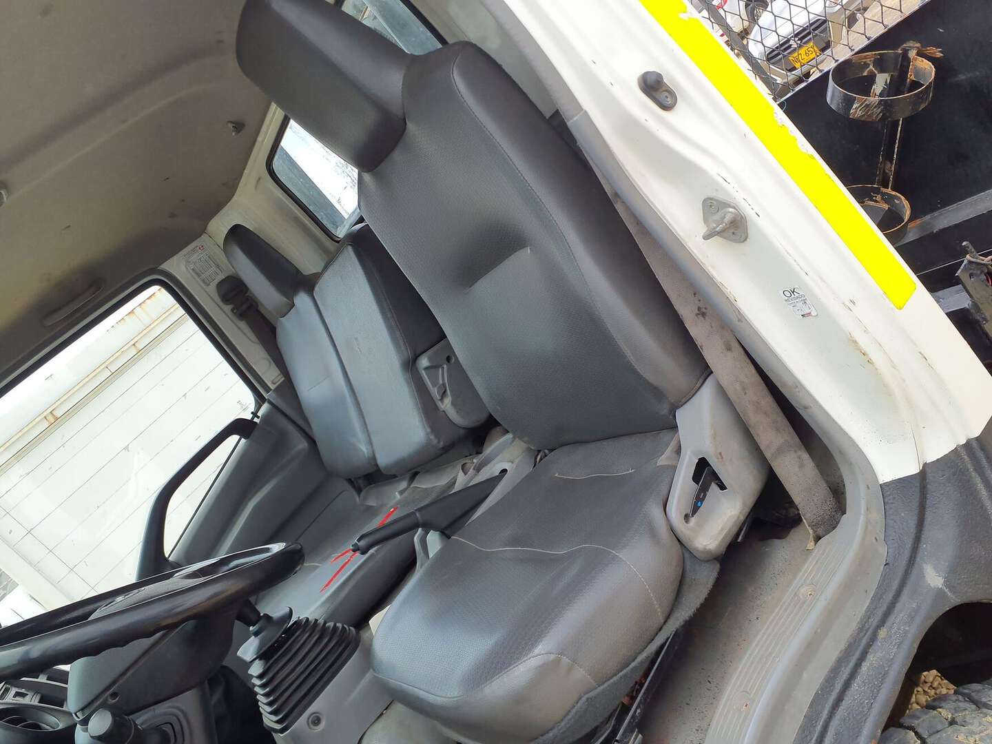 Hino - Dutro - 2022