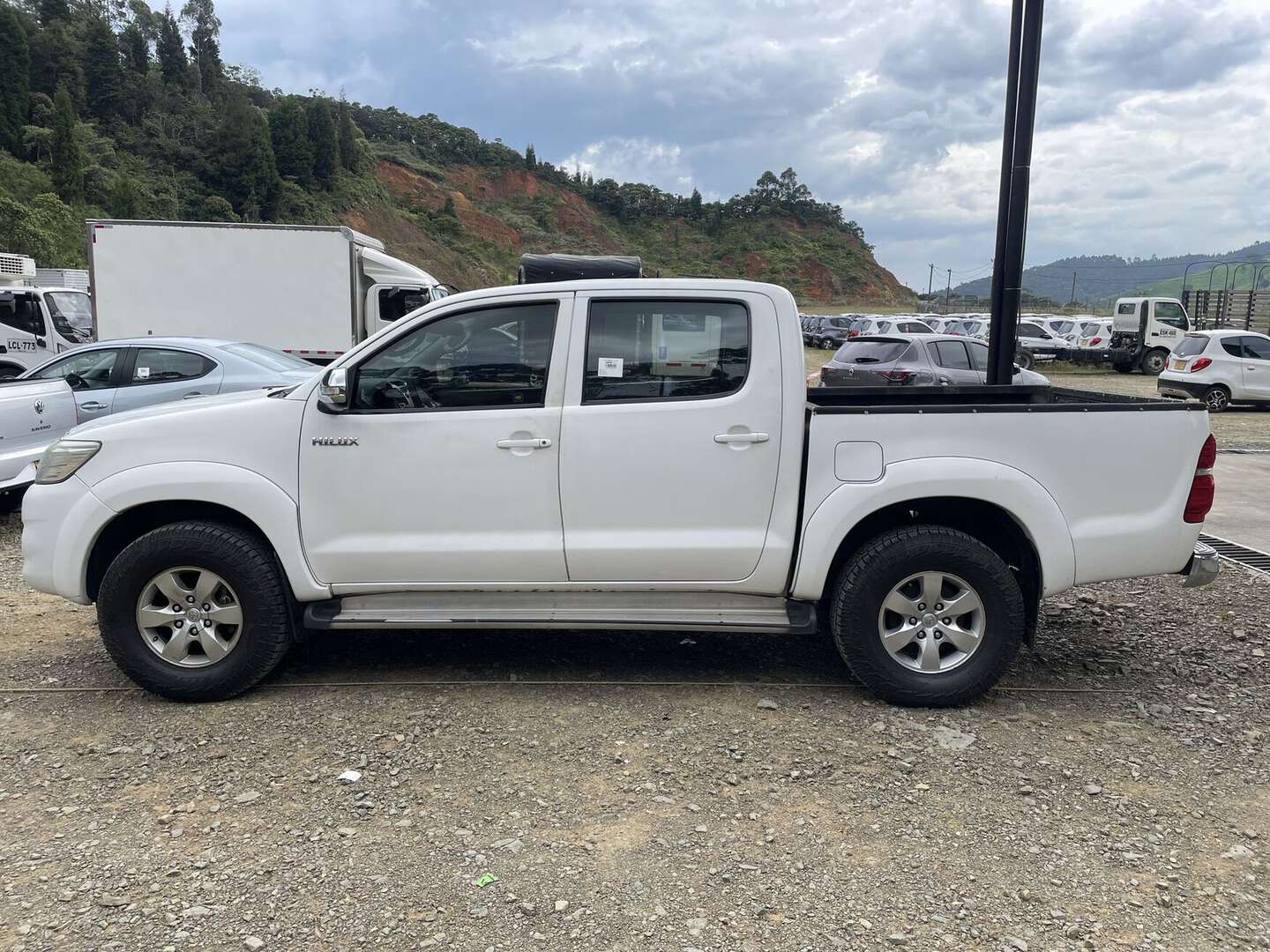 Toyota - Hilux - 2016