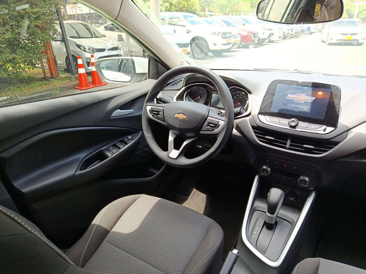 Chevrolet - Onix - 2025