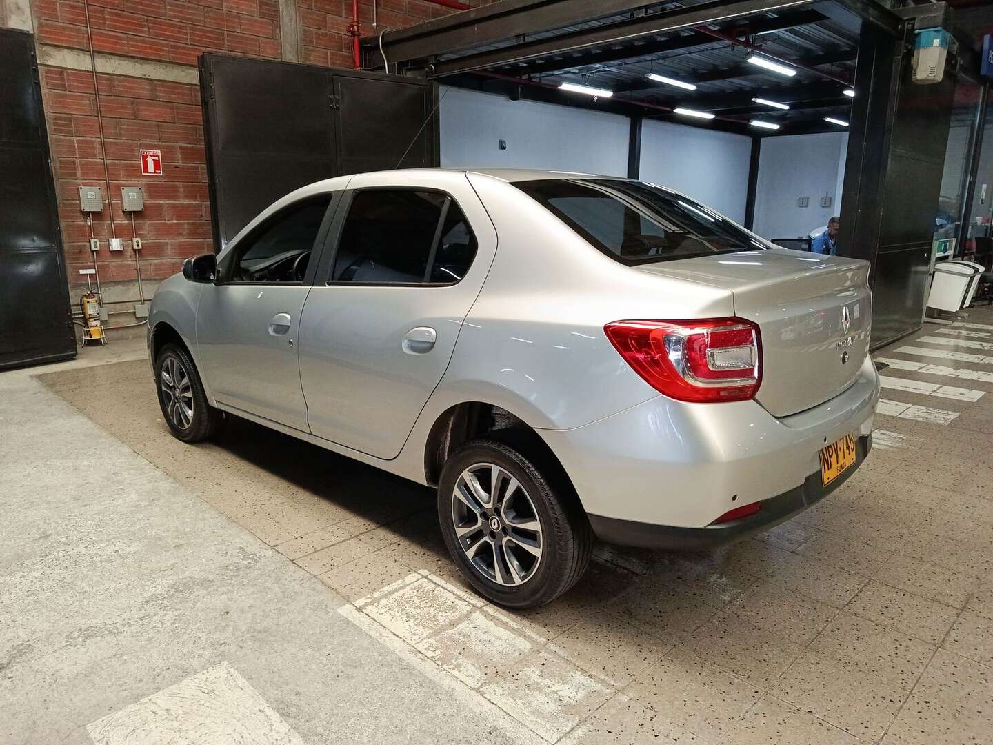 Renault - Logan - 2025