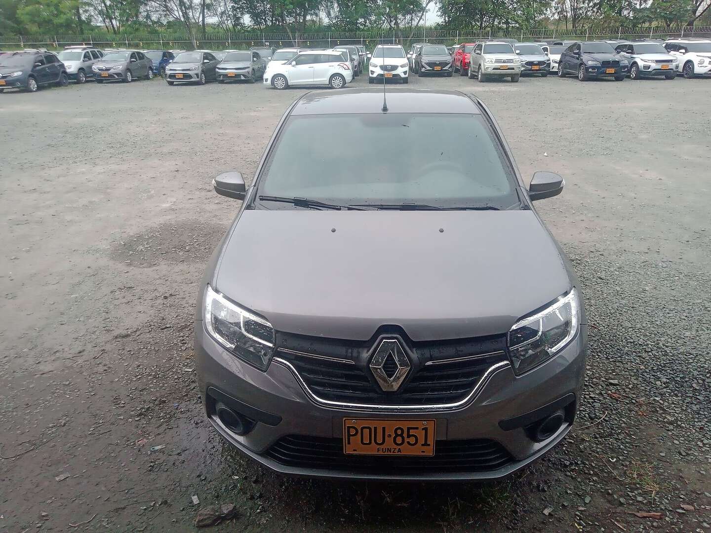 Renault - Logan - 2026
