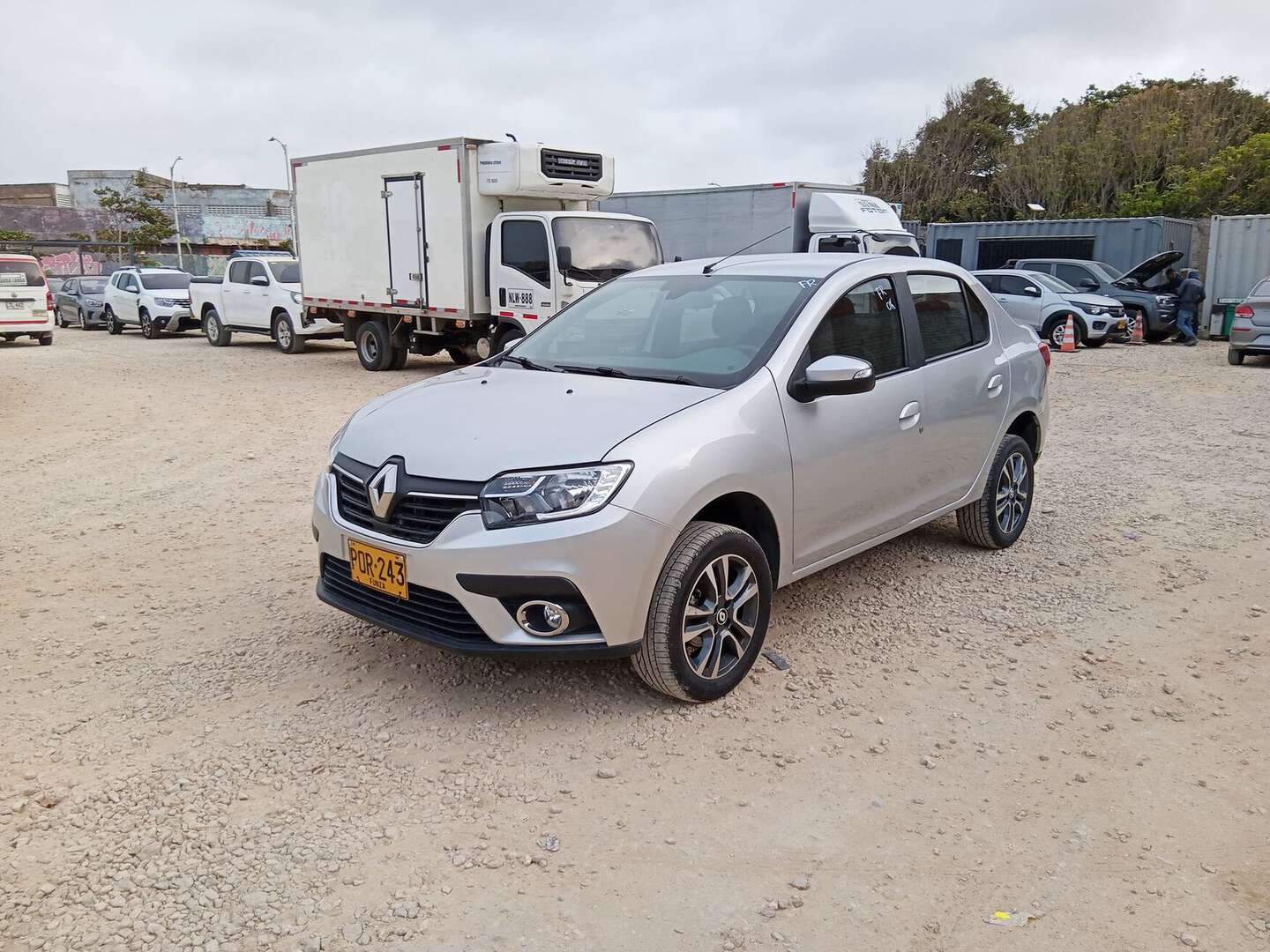 Renault - Logan - 2026