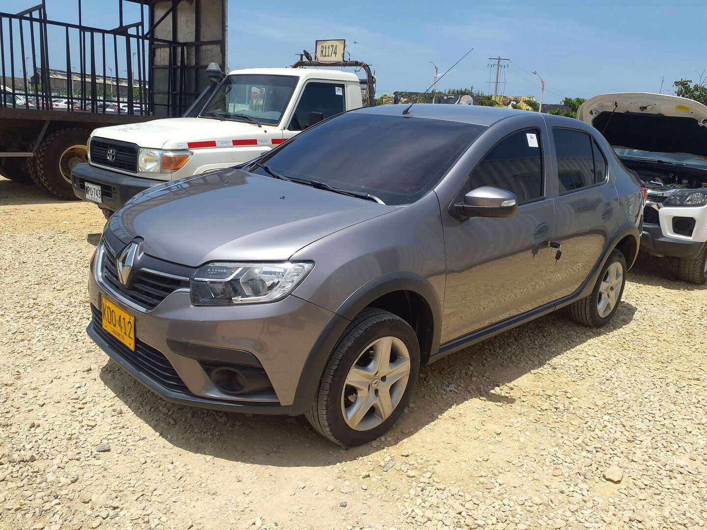 Renault - Logan - 2022