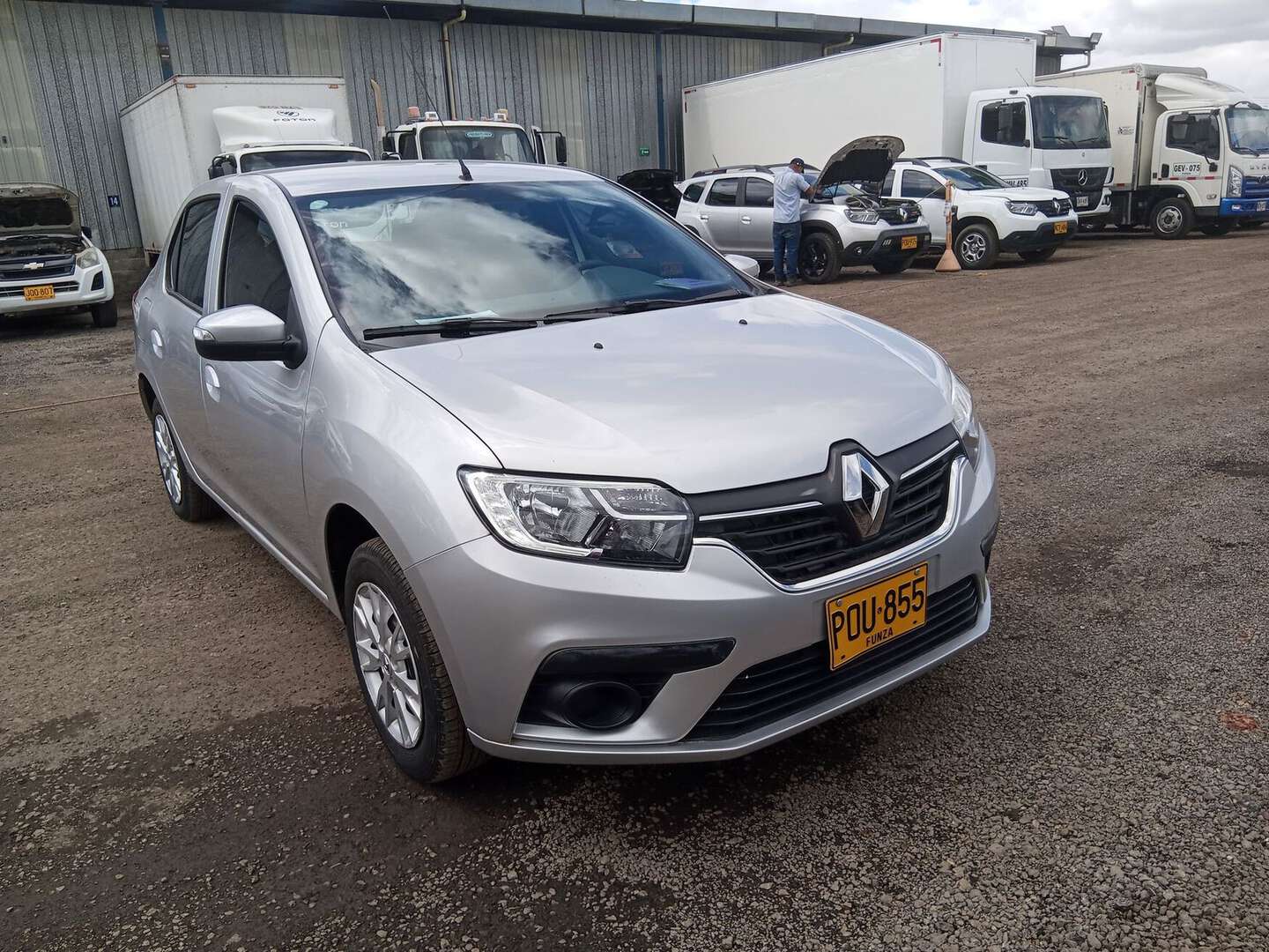Renault - Logan - 2026