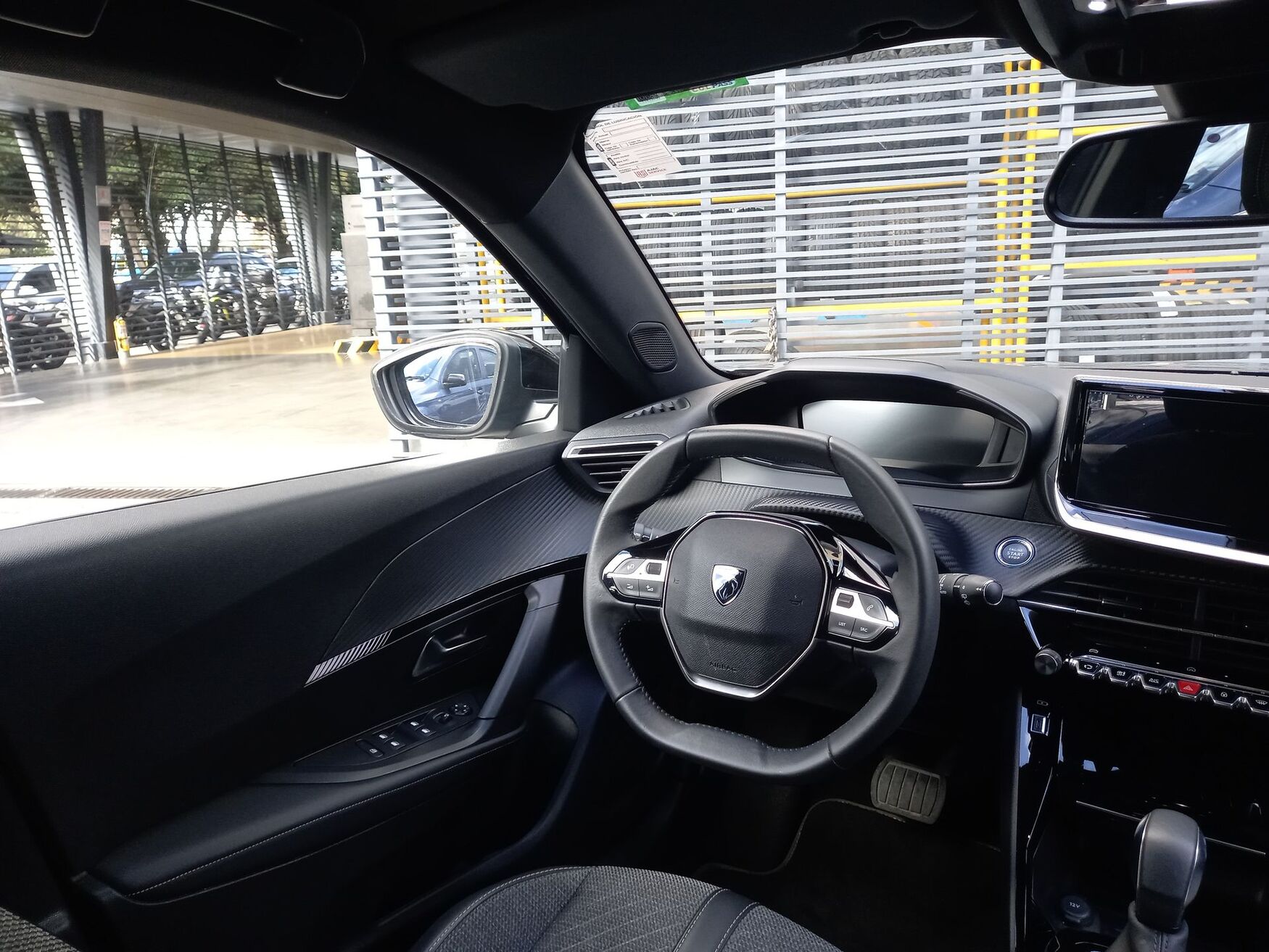 PEUGEOT 2008 2025