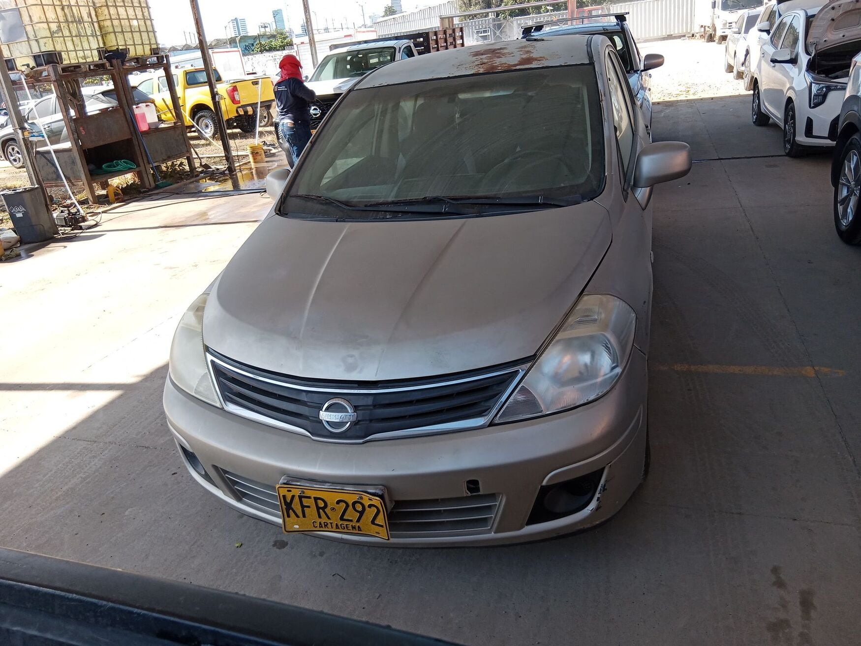 NISSAN TIIDA 2010