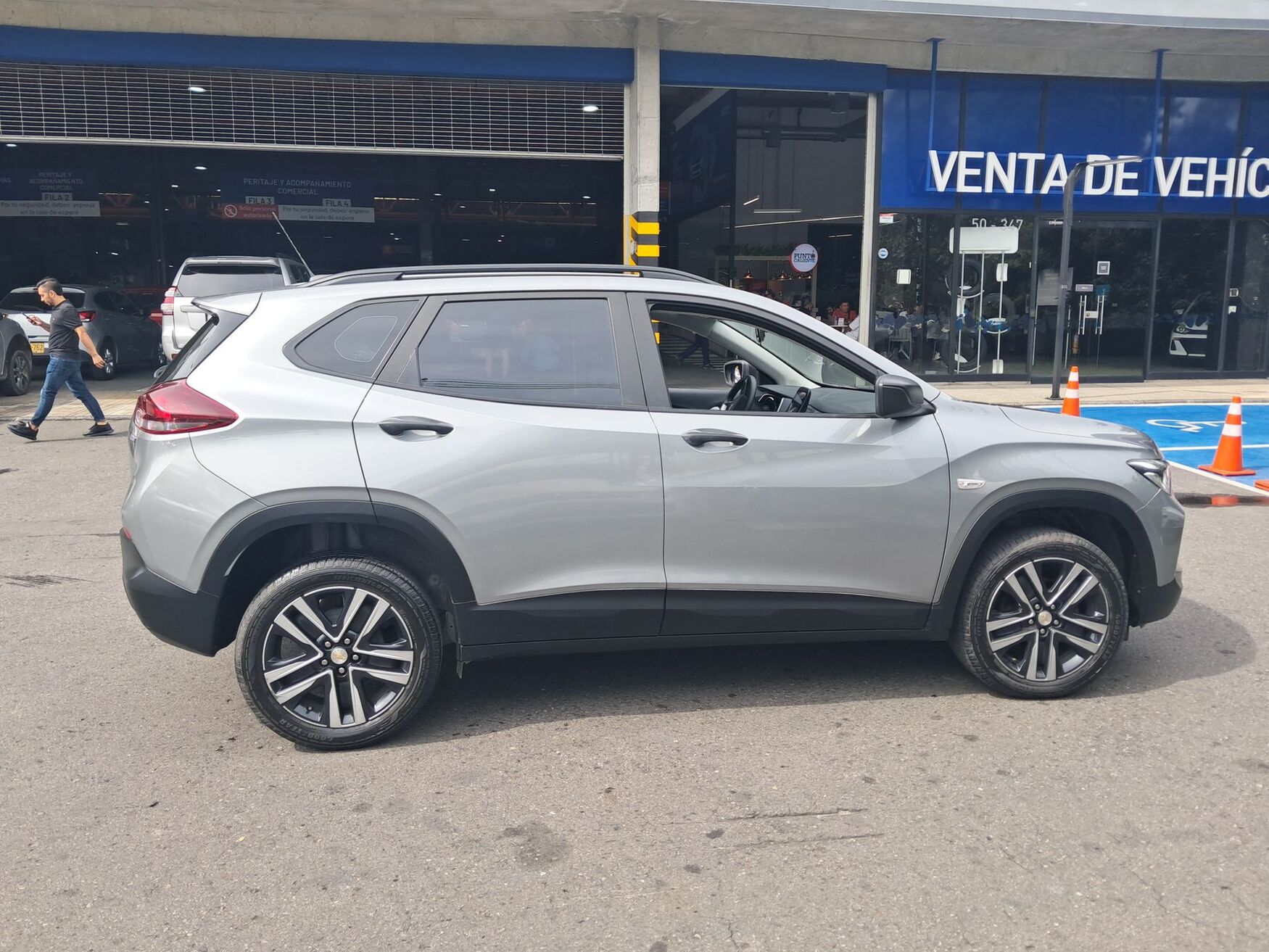CHEVROLET TRACKER 2025