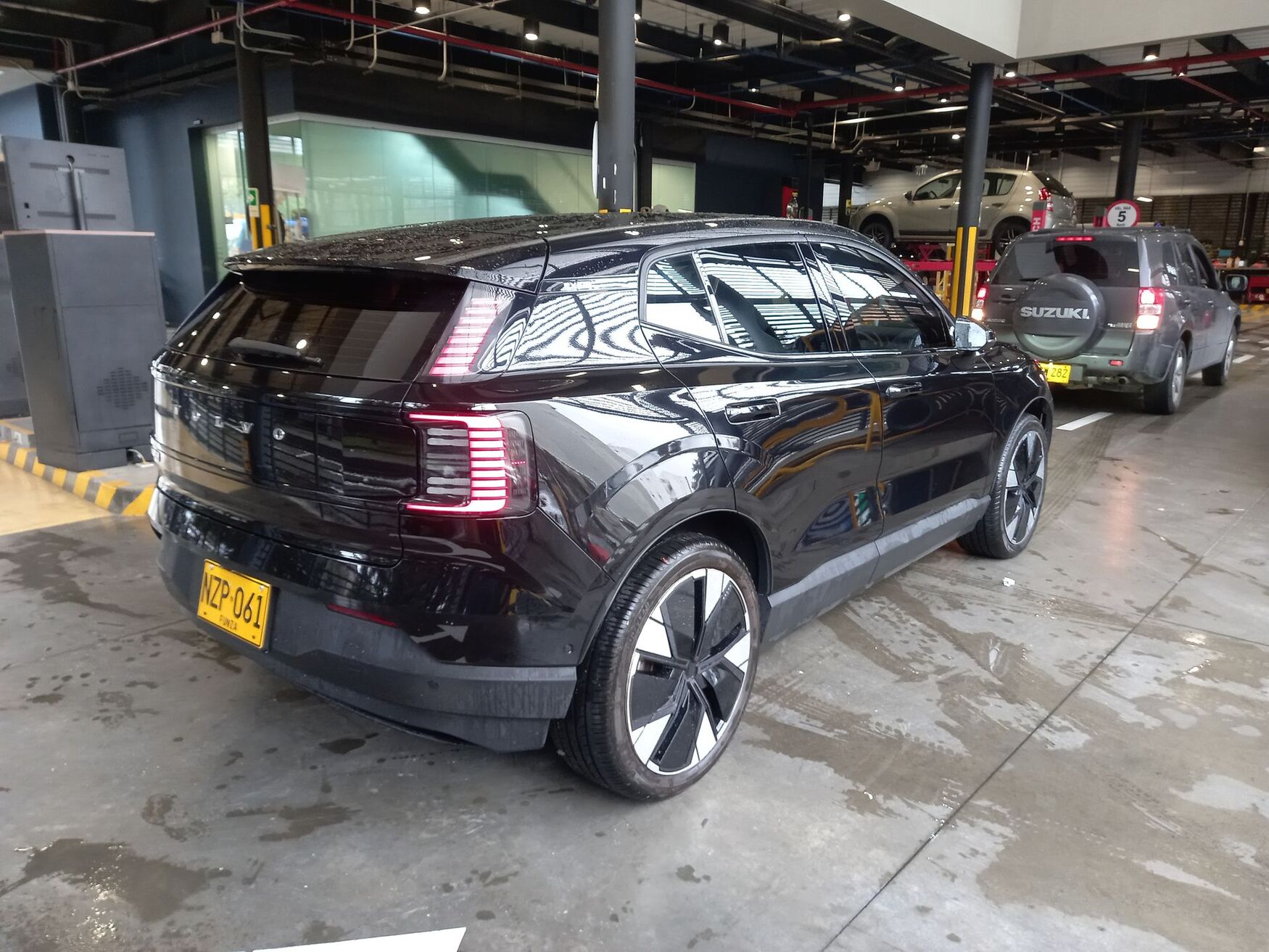 VOLVO XC30 2025