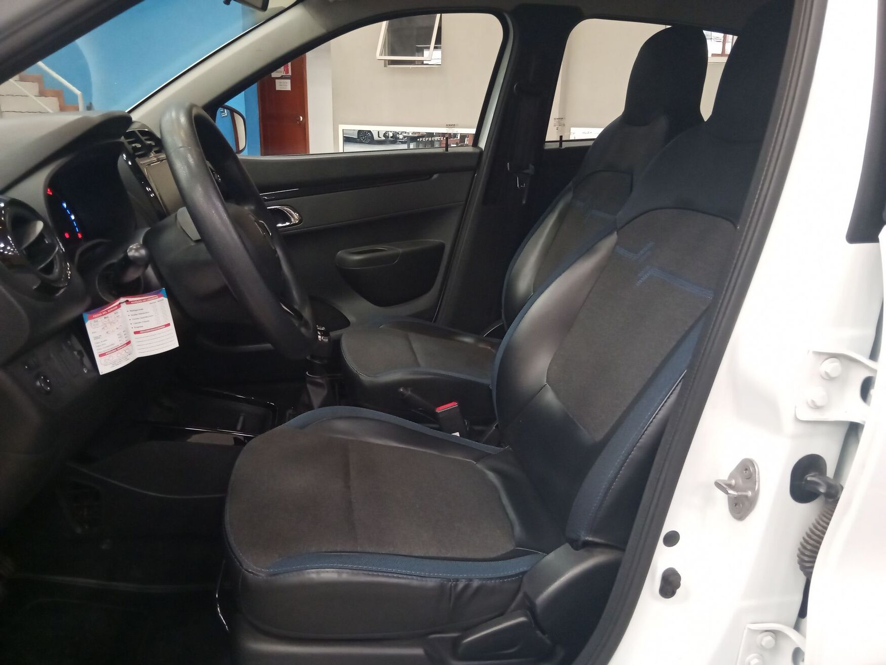 RENAULT KWID 2025