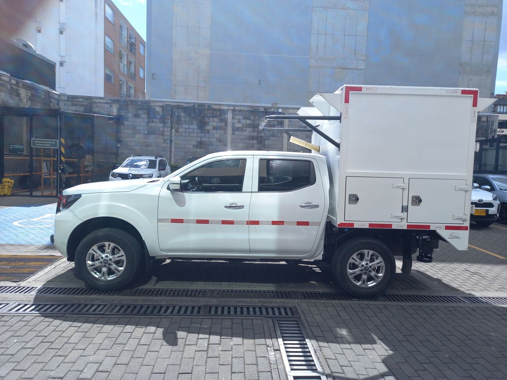 NISSAN FRONTIER 2025