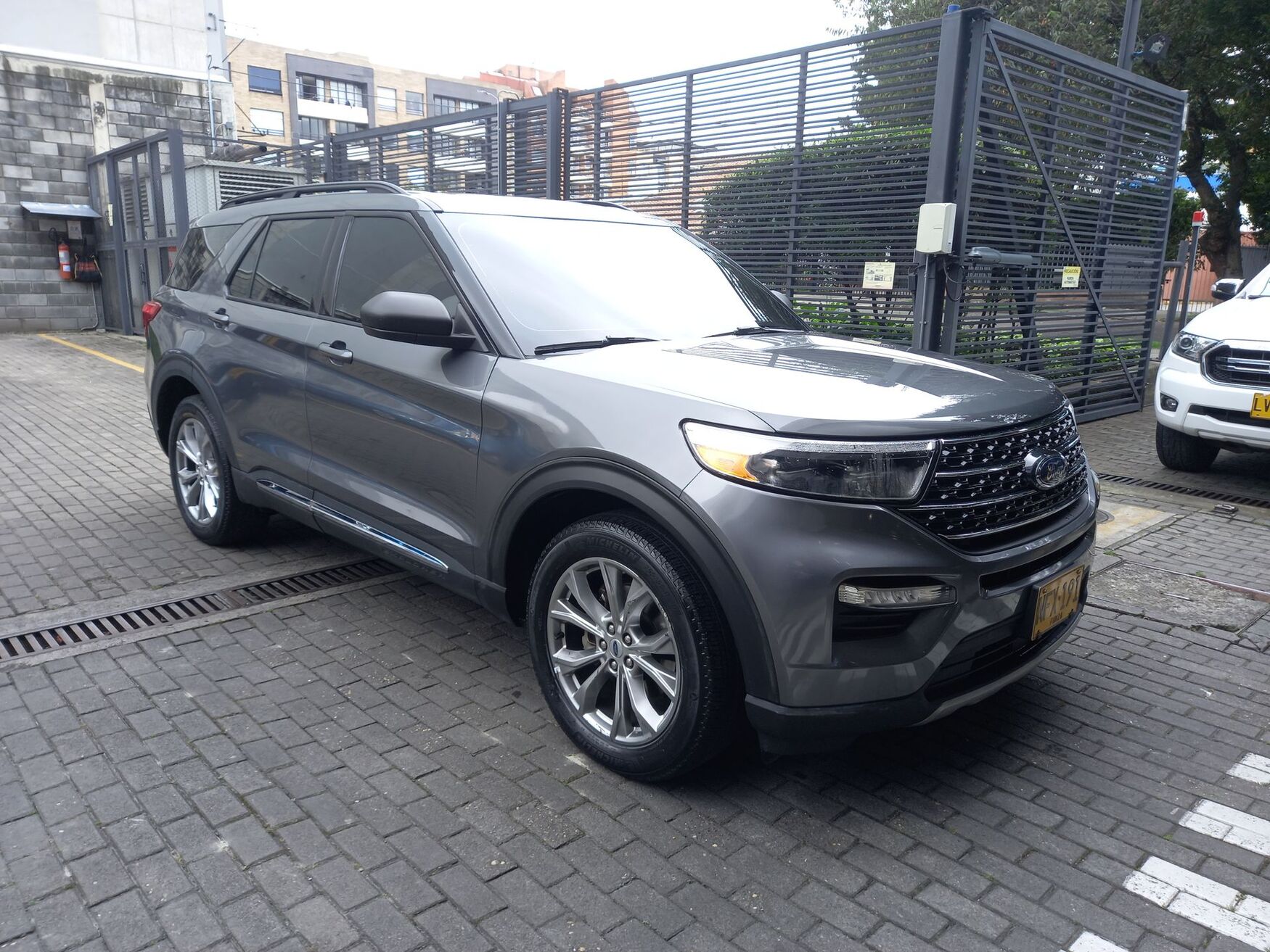 FORD EXPLORER 2023