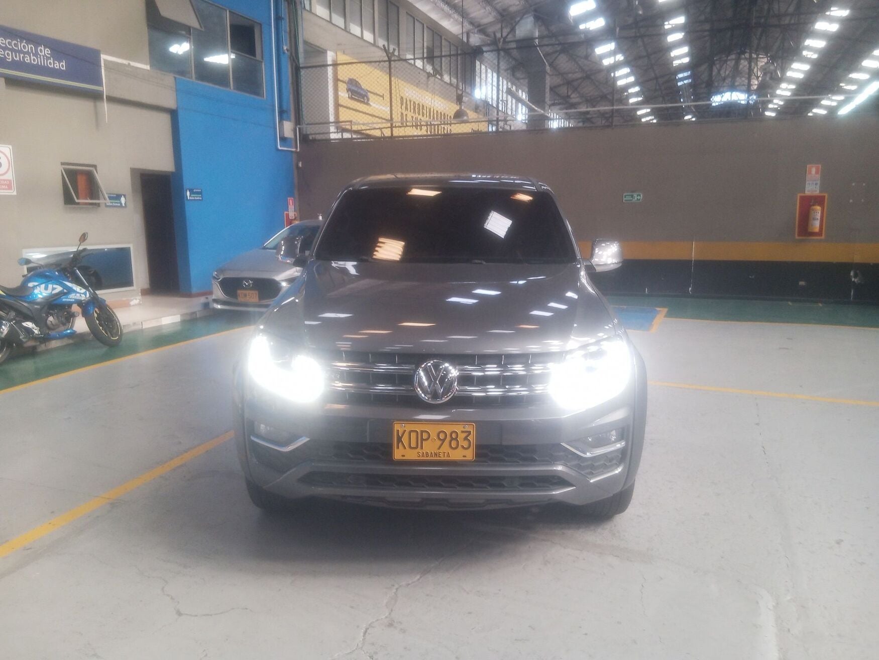 VOLKSWAGEN AMAROK 2021