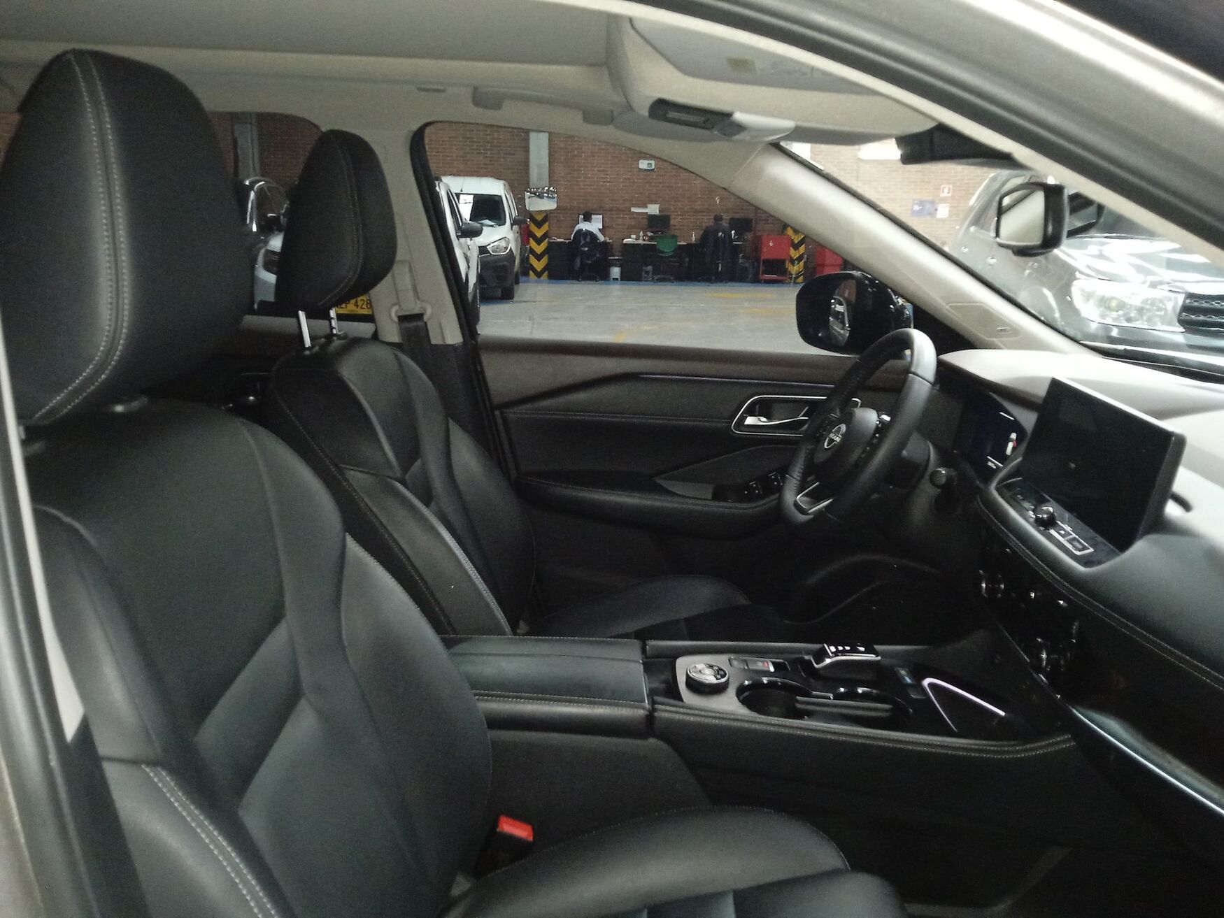 NISSAN X-TRAIL 2025