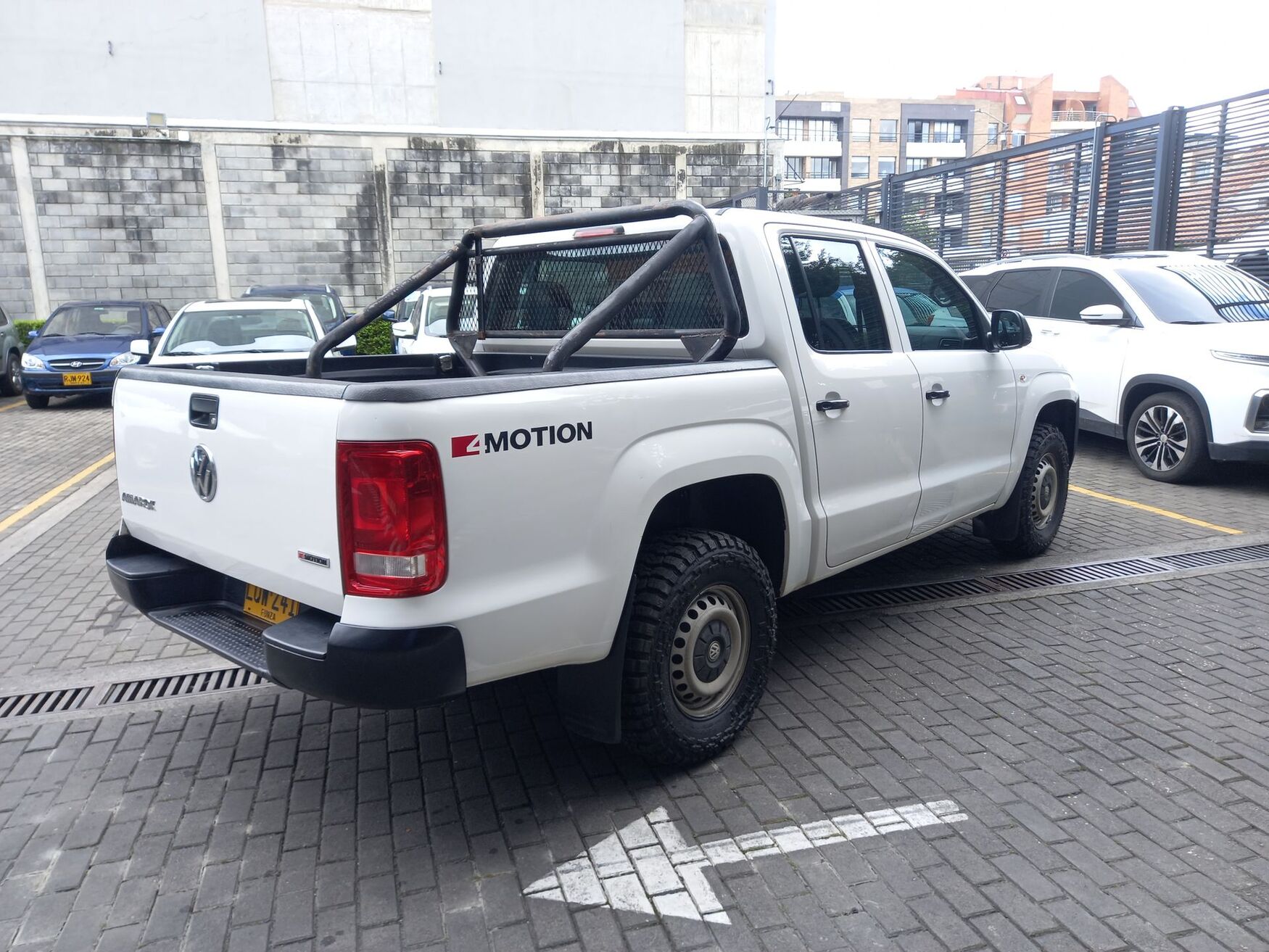 VOLKSWAGEN AMAROK 2023