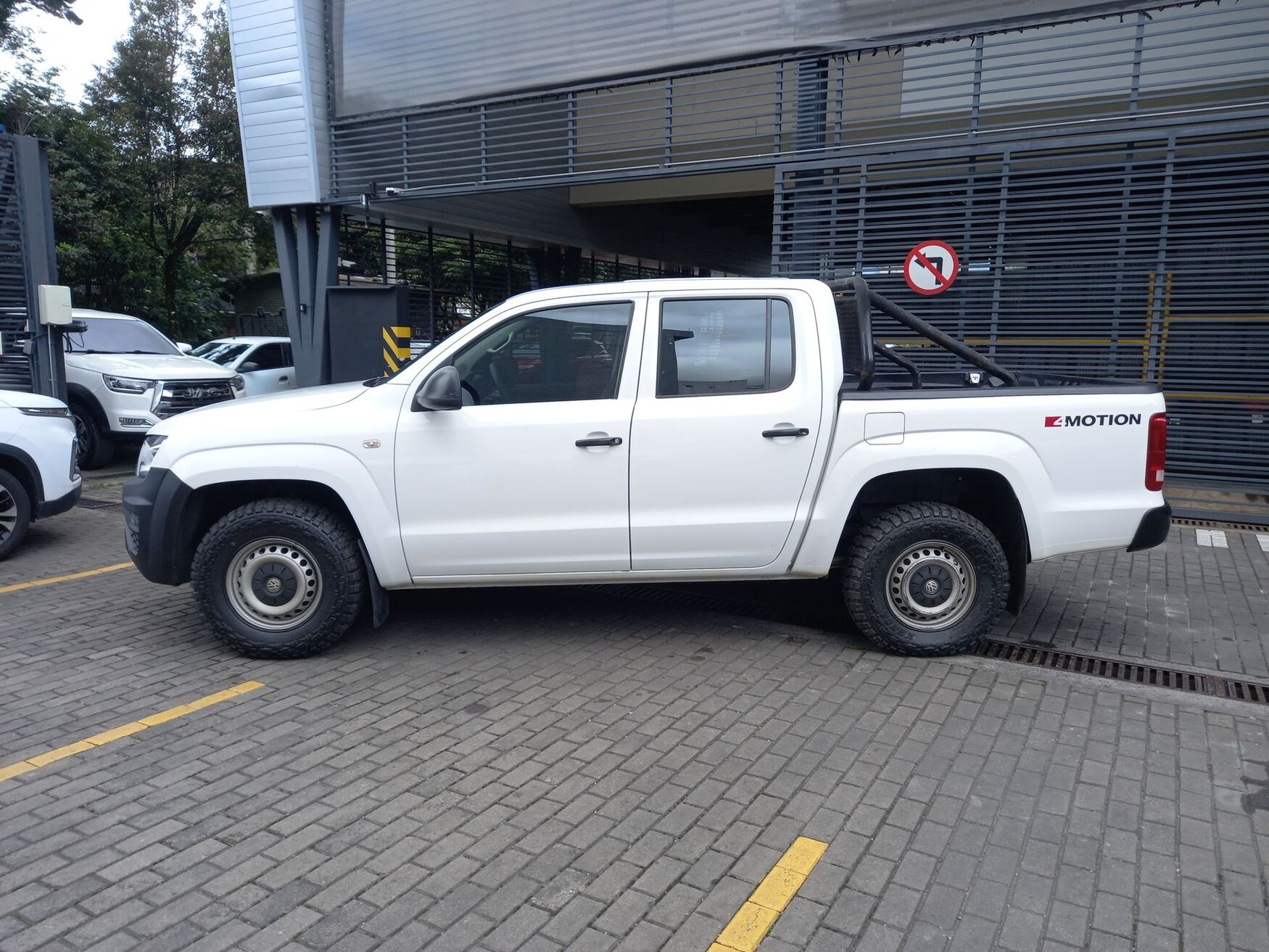 VOLKSWAGEN AMAROK 2023