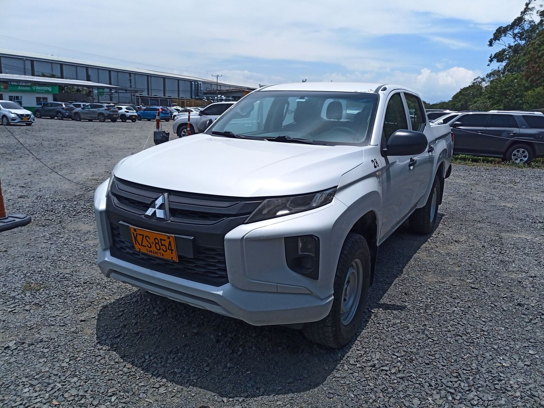 MITSUBISHI L200 2023