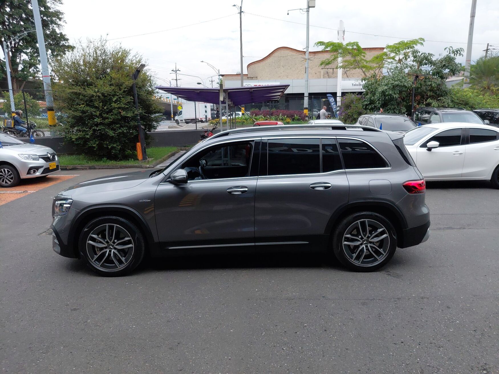 MERCEDES-BENZ GLB35 2023
