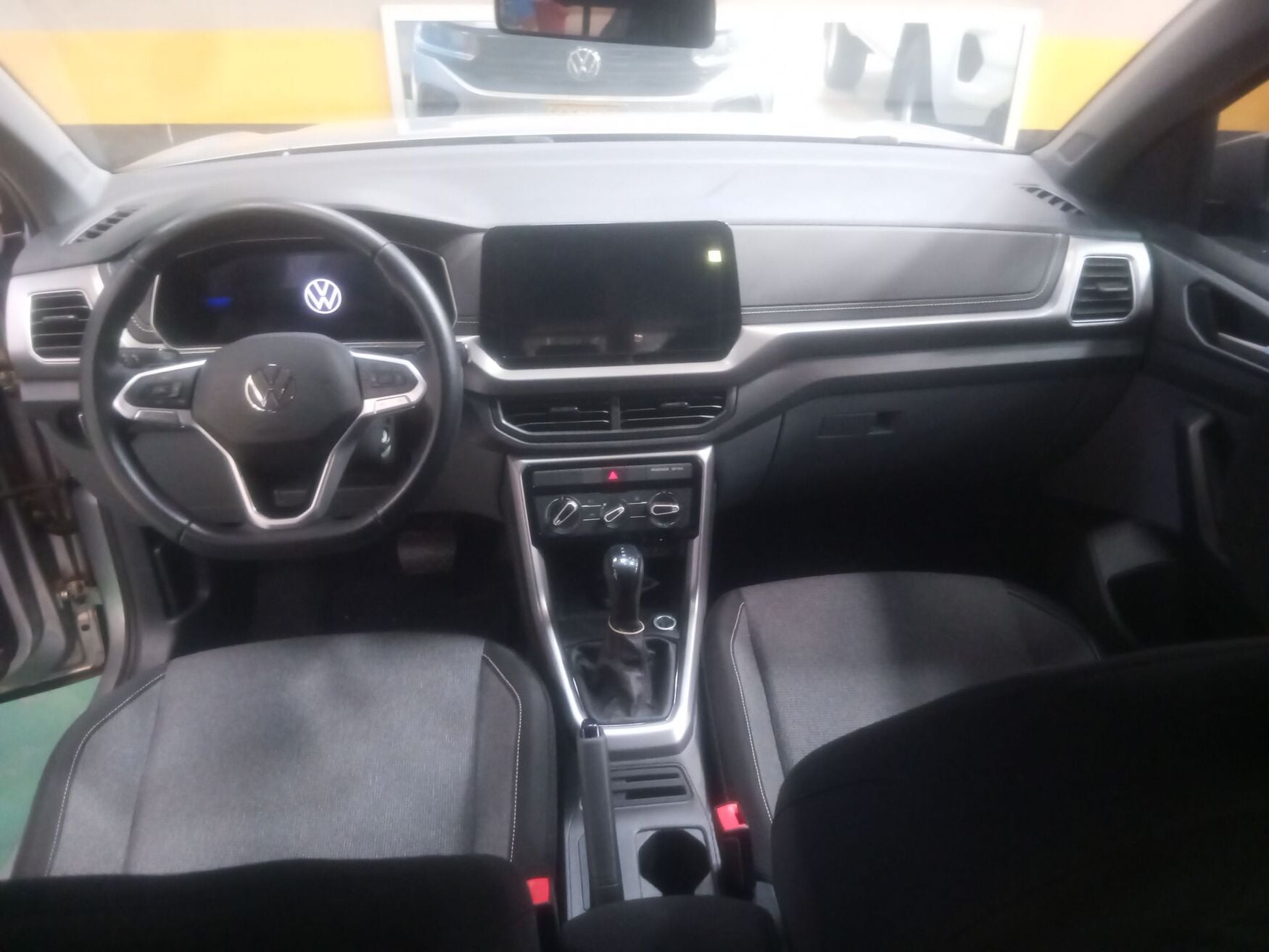 VOLKSWAGEN T-CROSS 2025