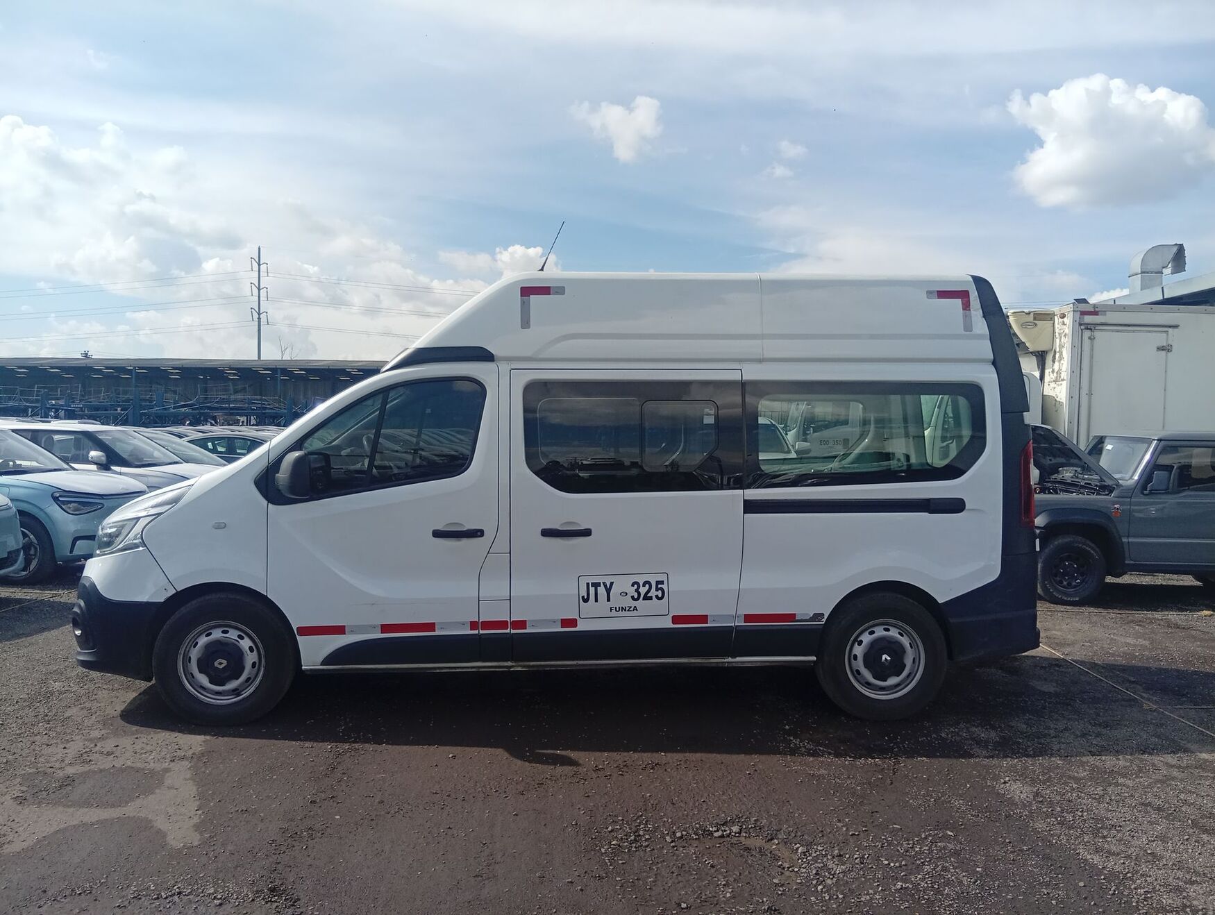 RENAULT TRAFIC 2021
