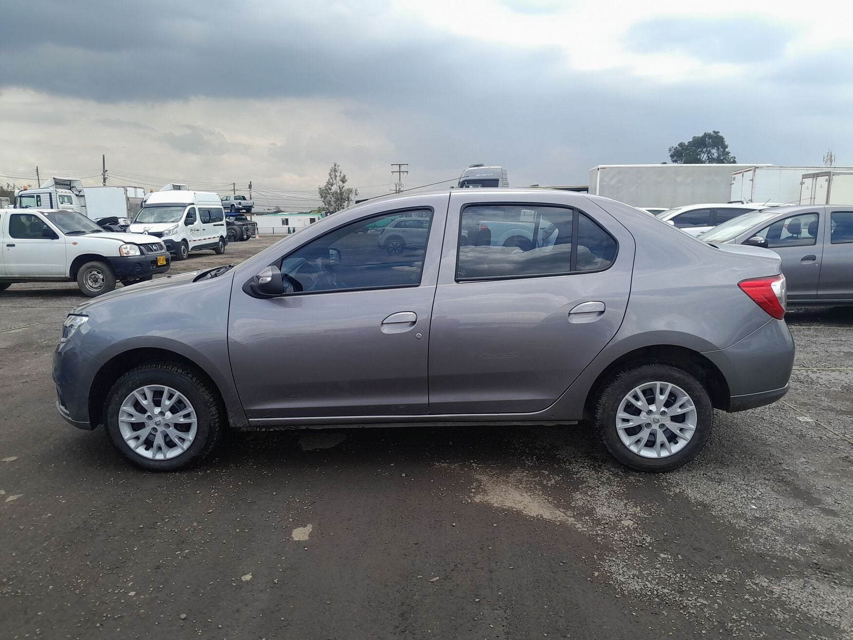 RENAULT LOGAN 2026
