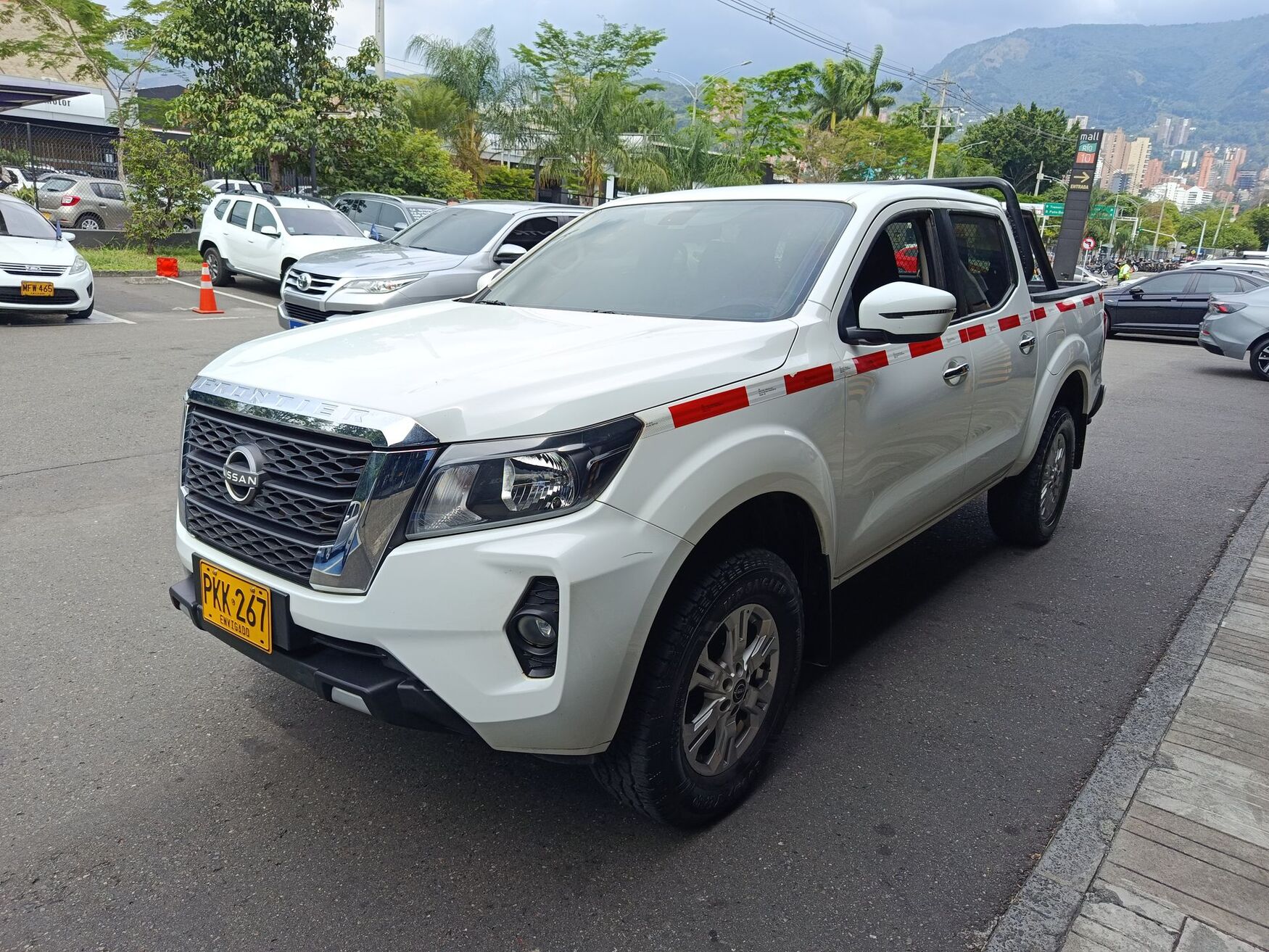 NISSAN FRONTIER 2026