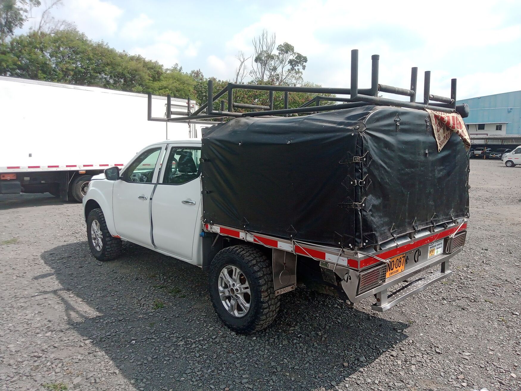 NISSAN FRONTIER 2024
