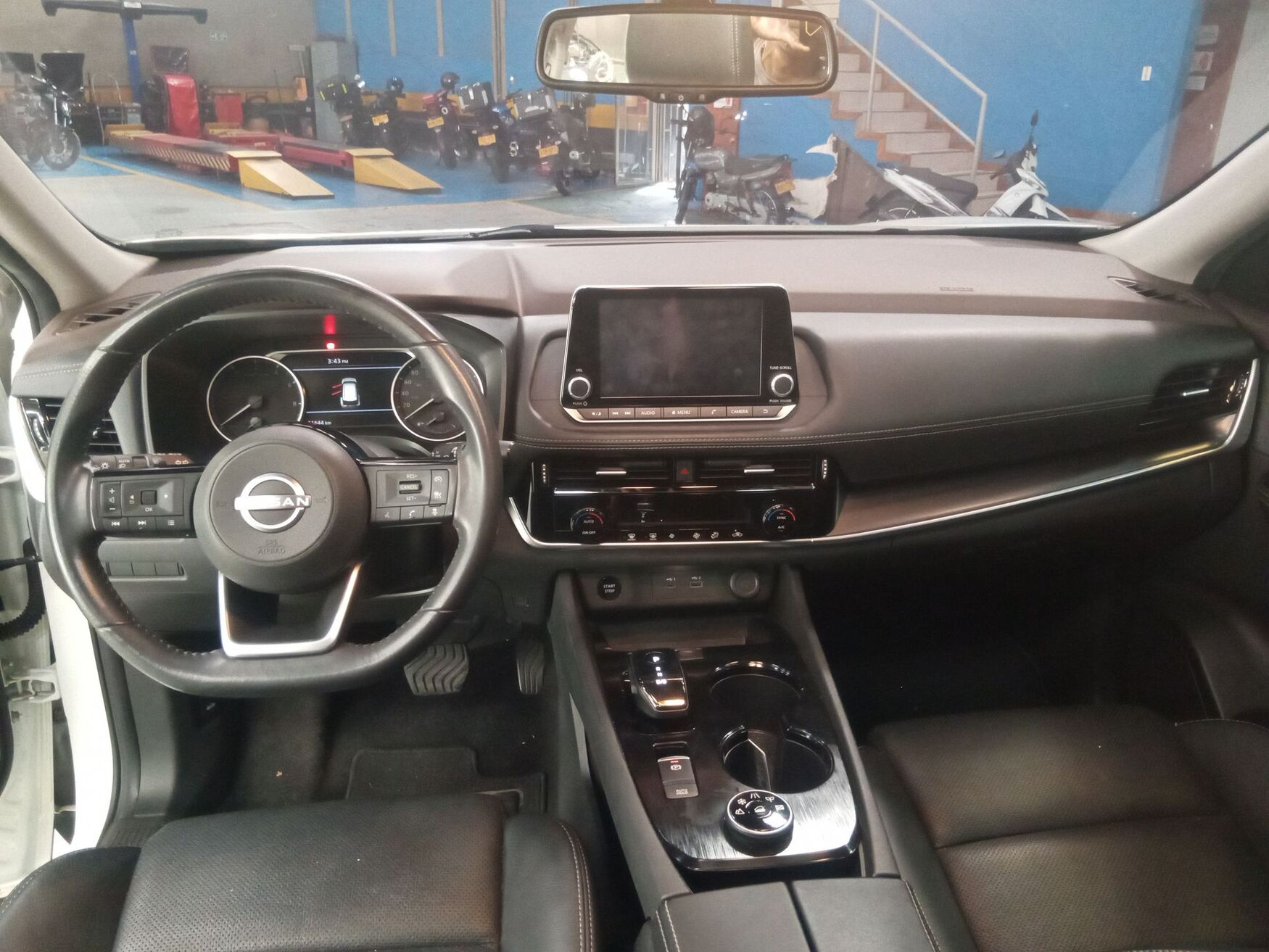 NISSAN X-TRAIL 2024