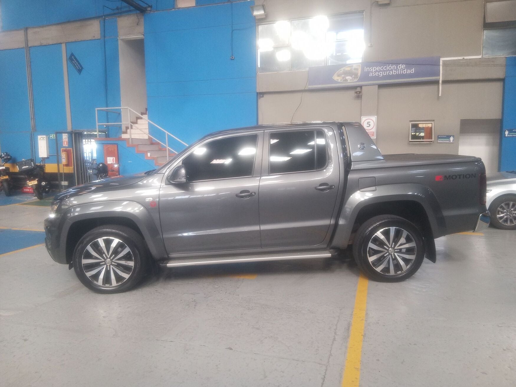 VOLKSWAGEN AMAROK 2021