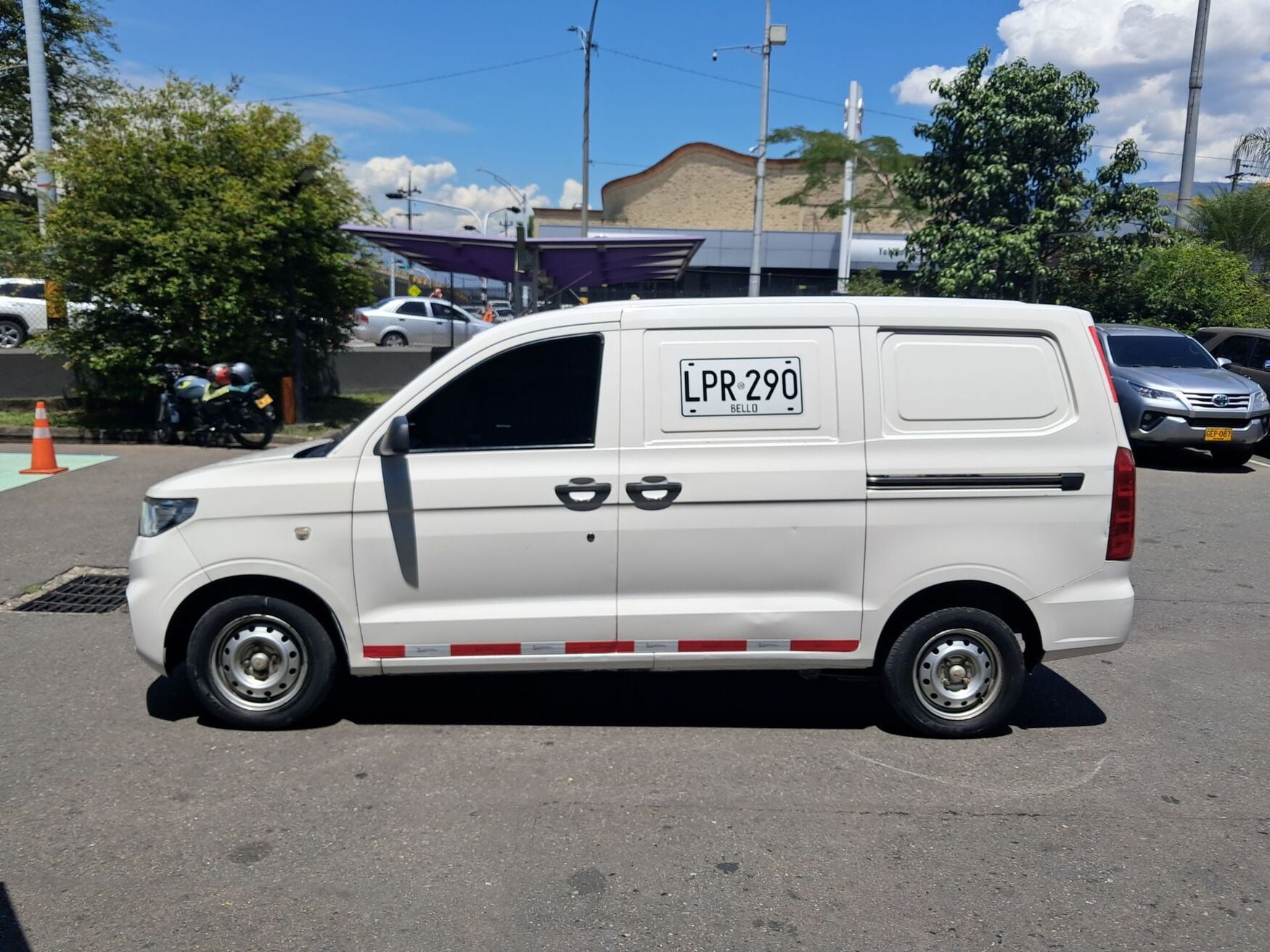 CHEVROLET N400 2022