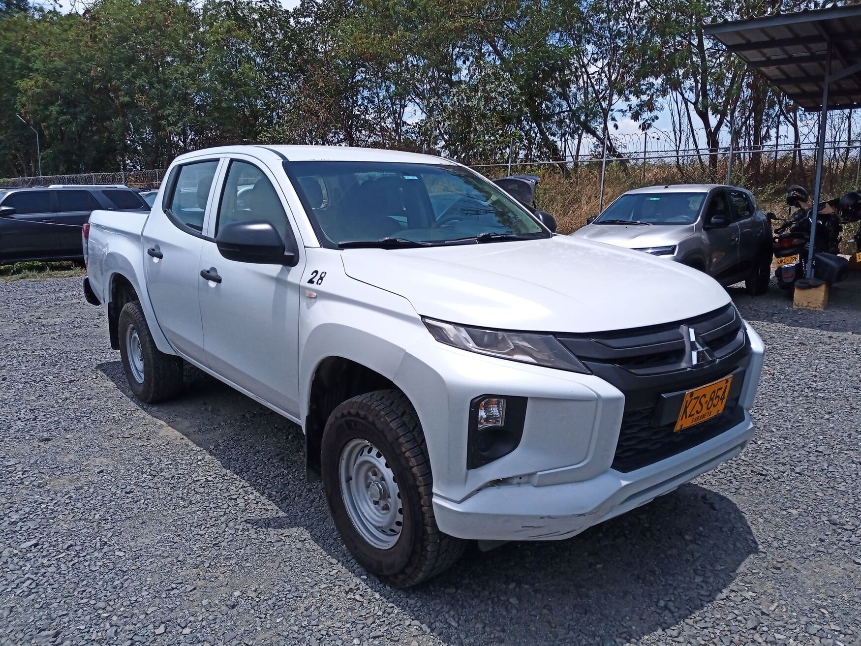 MITSUBISHI L200 2023