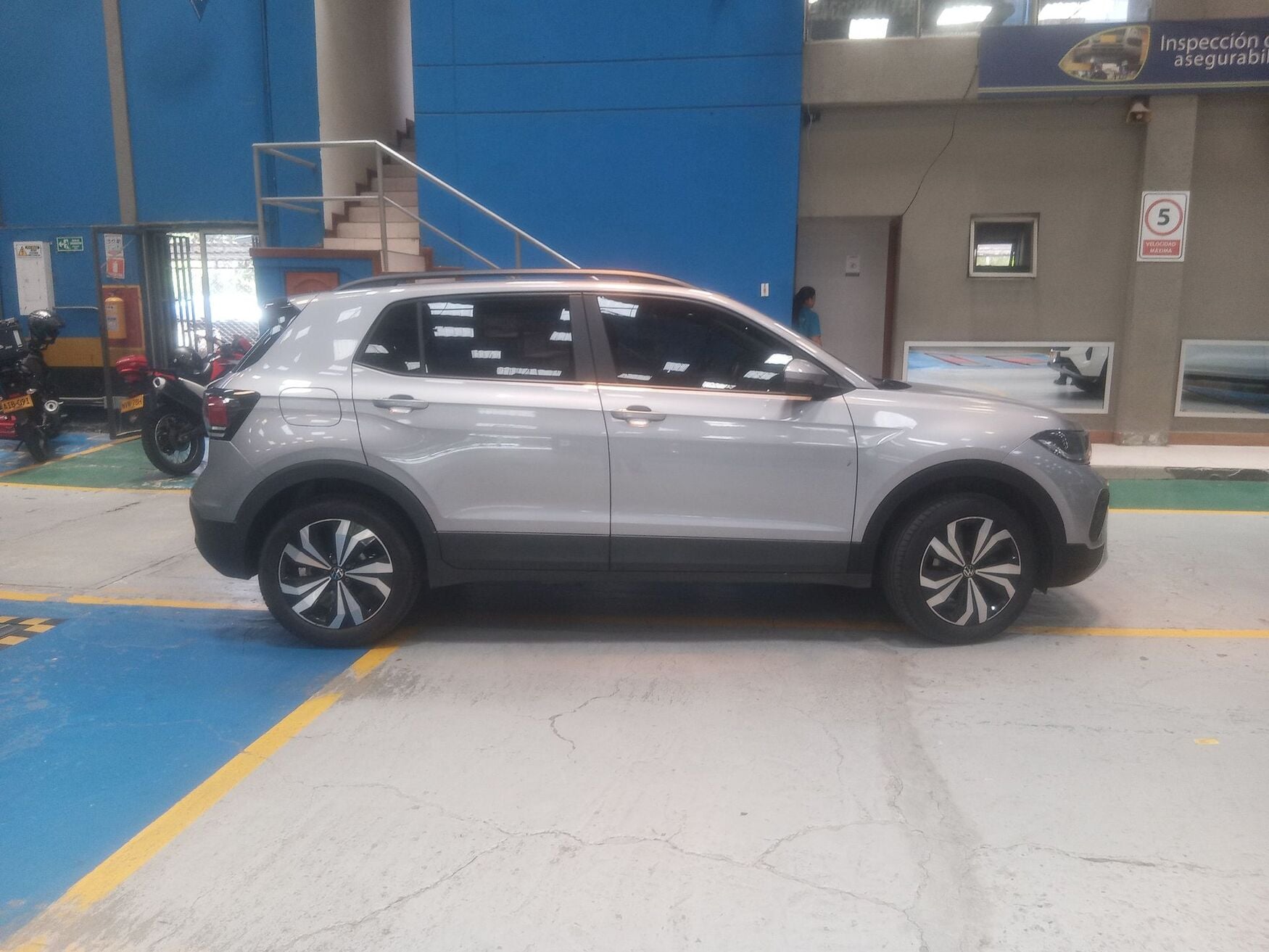 VOLKSWAGEN T-CROSS 2025