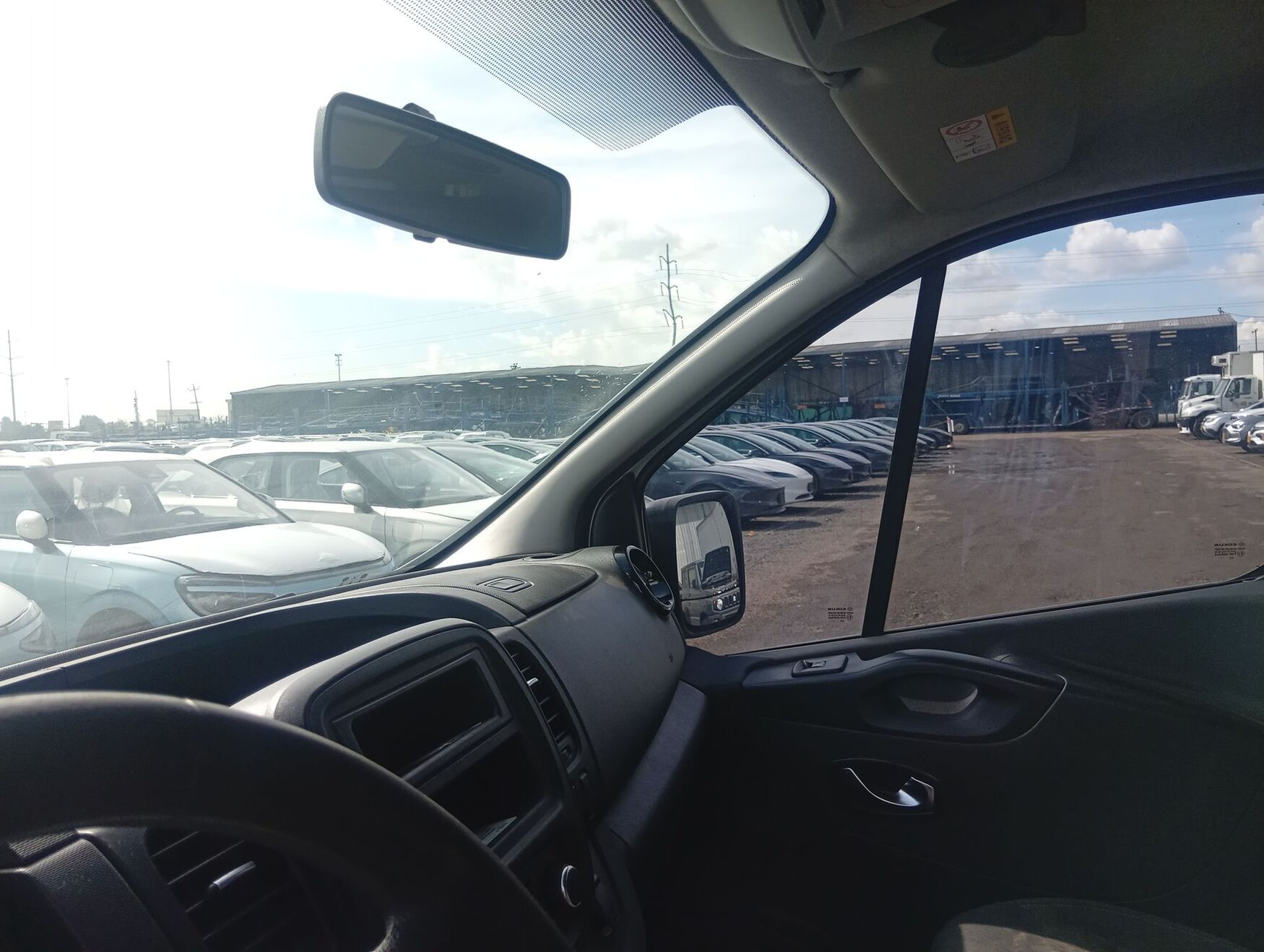 RENAULT TRAFIC 2021