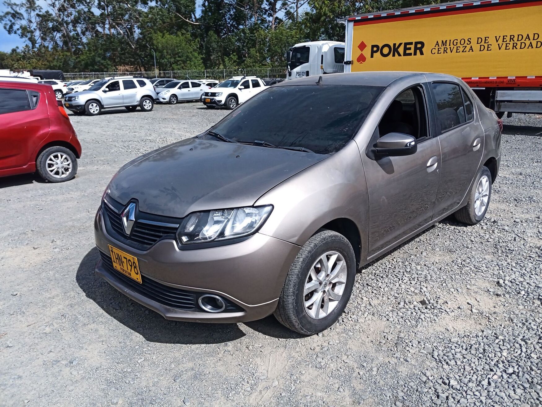 RENAULT LOGAN 2016