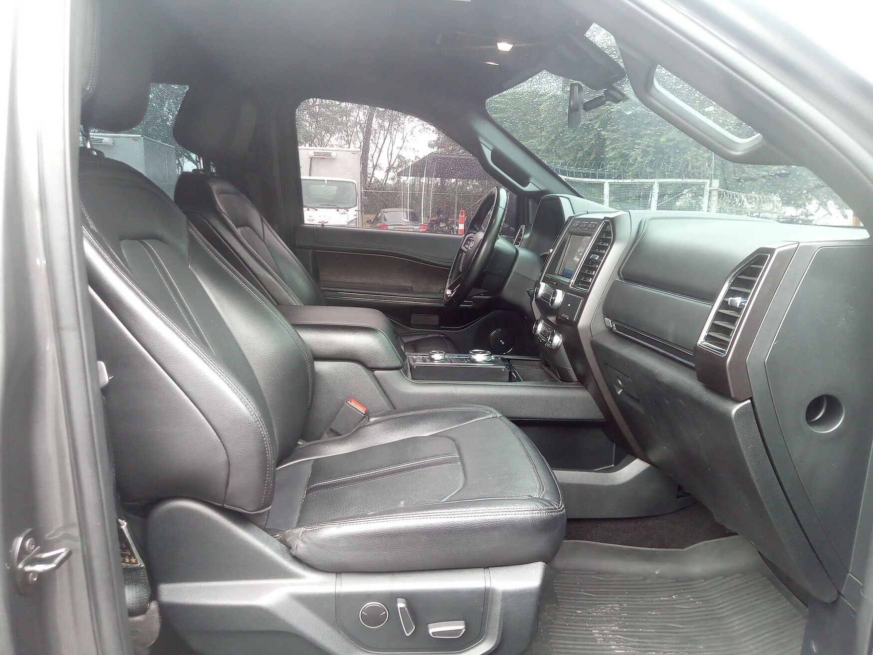 FORD EXPEDITION 2021
