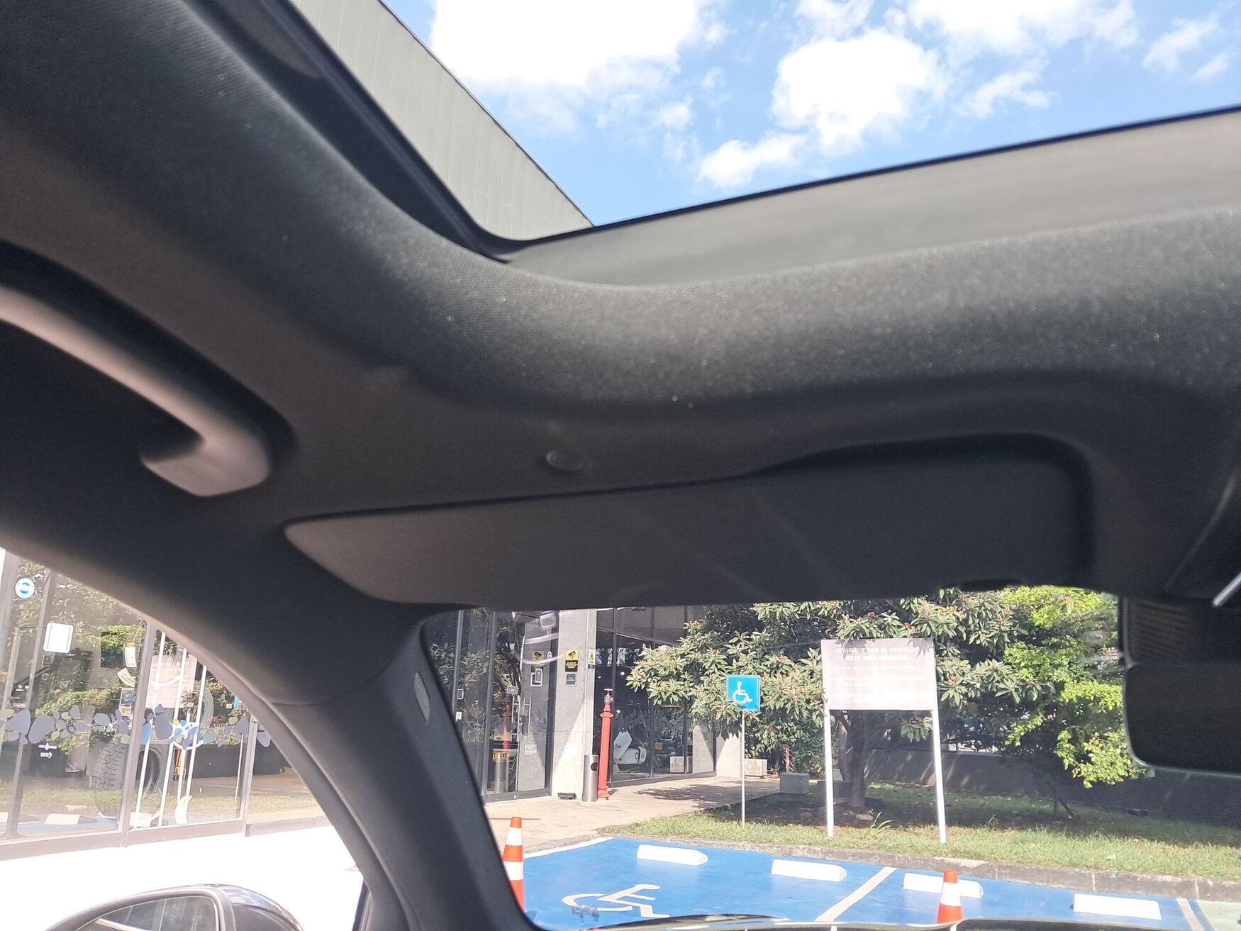 MERCEDES-BENZ GLC300 2025