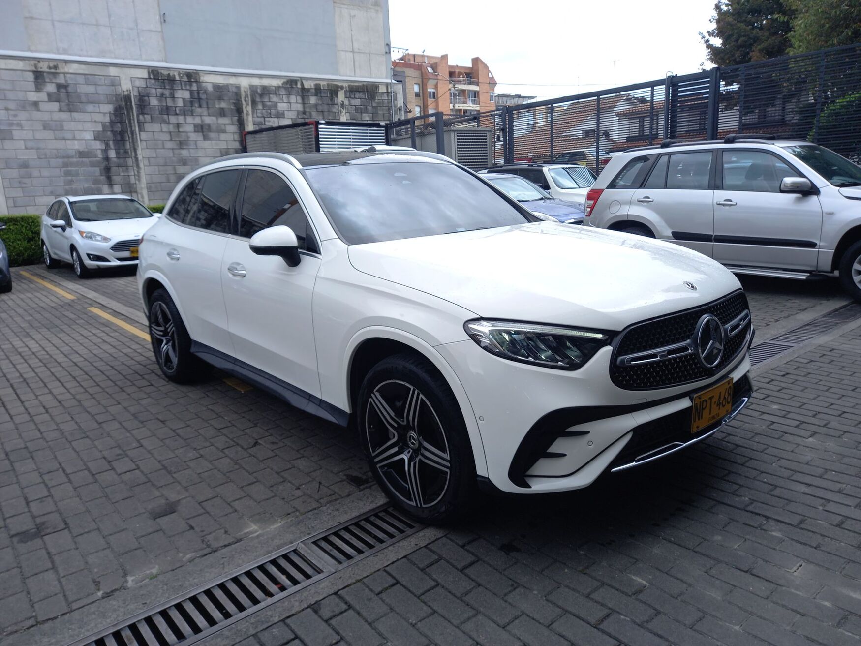 MERCEDES-BENZ GLC 300 2024